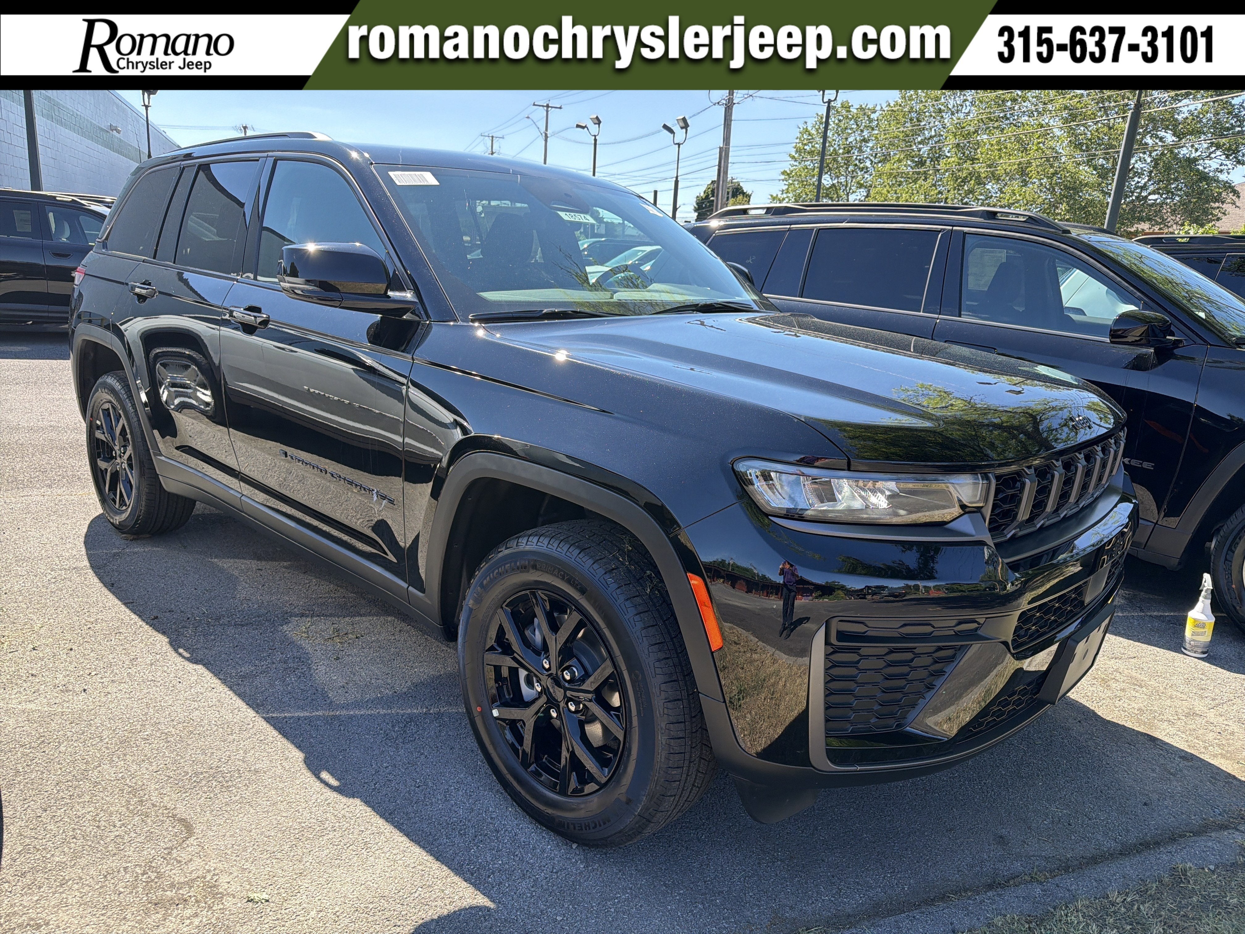 2026 Jeep Grand Cherokee Laredo Altitude