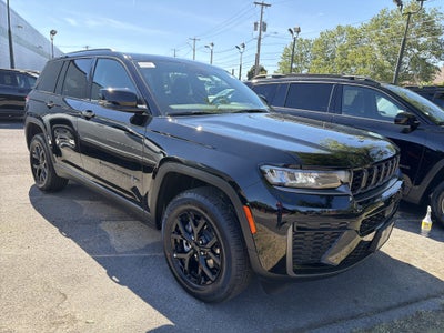 2026 Jeep Grand Cherokee Laredo Altitude