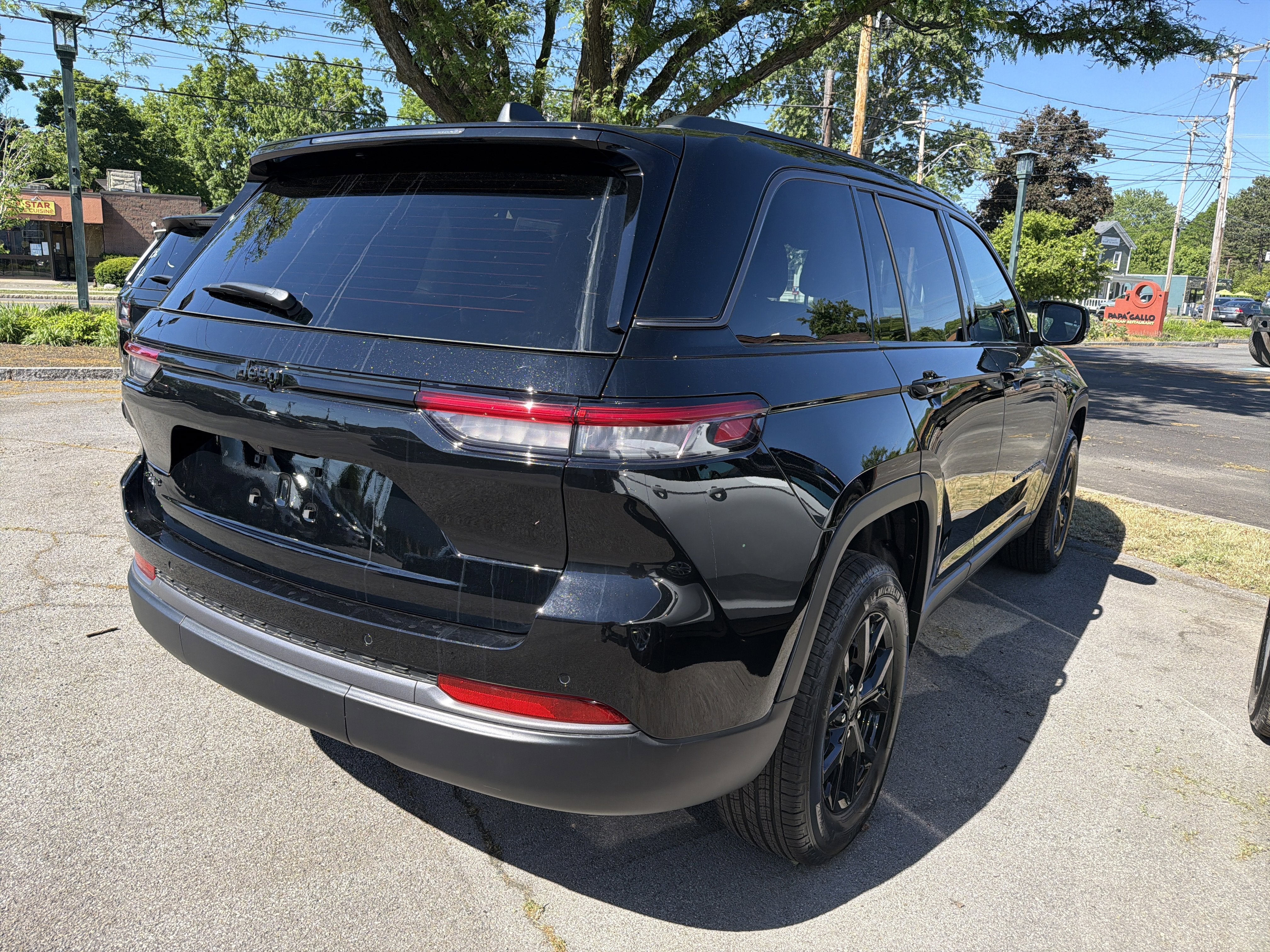 2026 Jeep Grand Cherokee Laredo Altitude