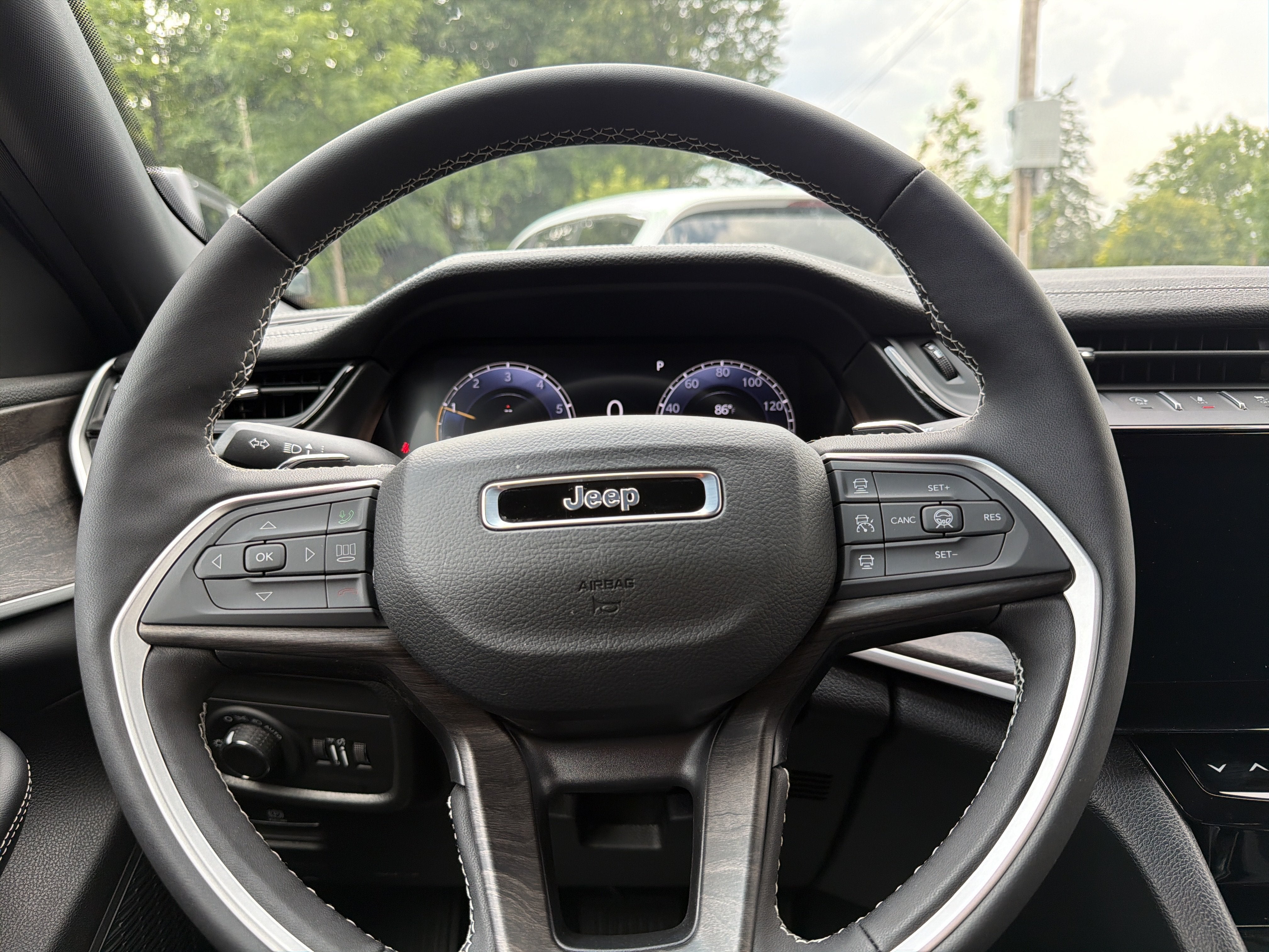 2026 Jeep Grand Cherokee Laredo Altitude
