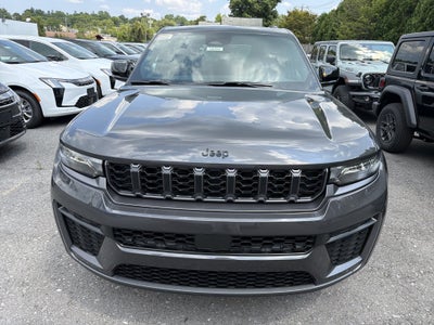 2026 Jeep Grand Cherokee Laredo Altitude