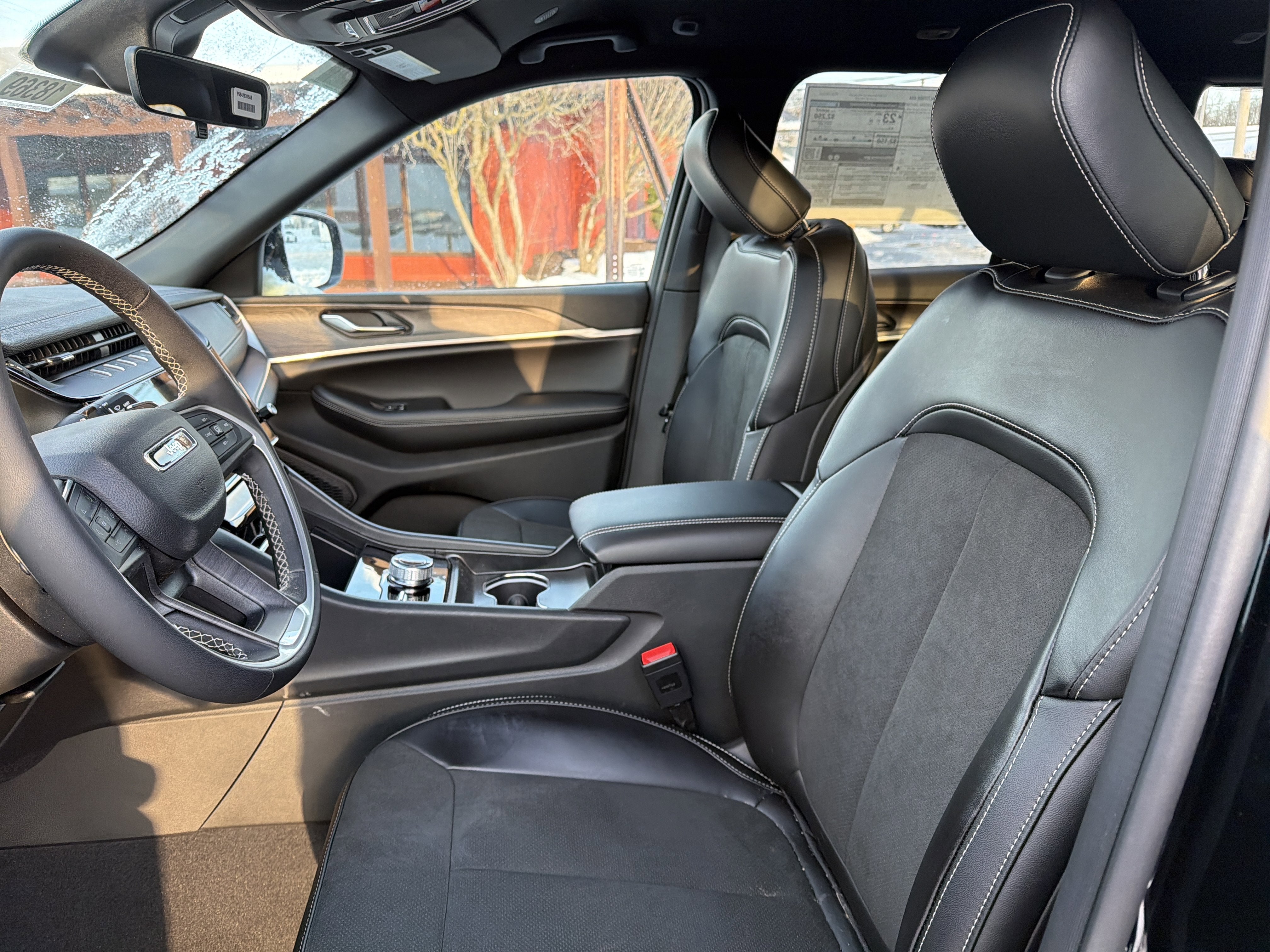 2026 Jeep Grand Cherokee Laredo Altitude