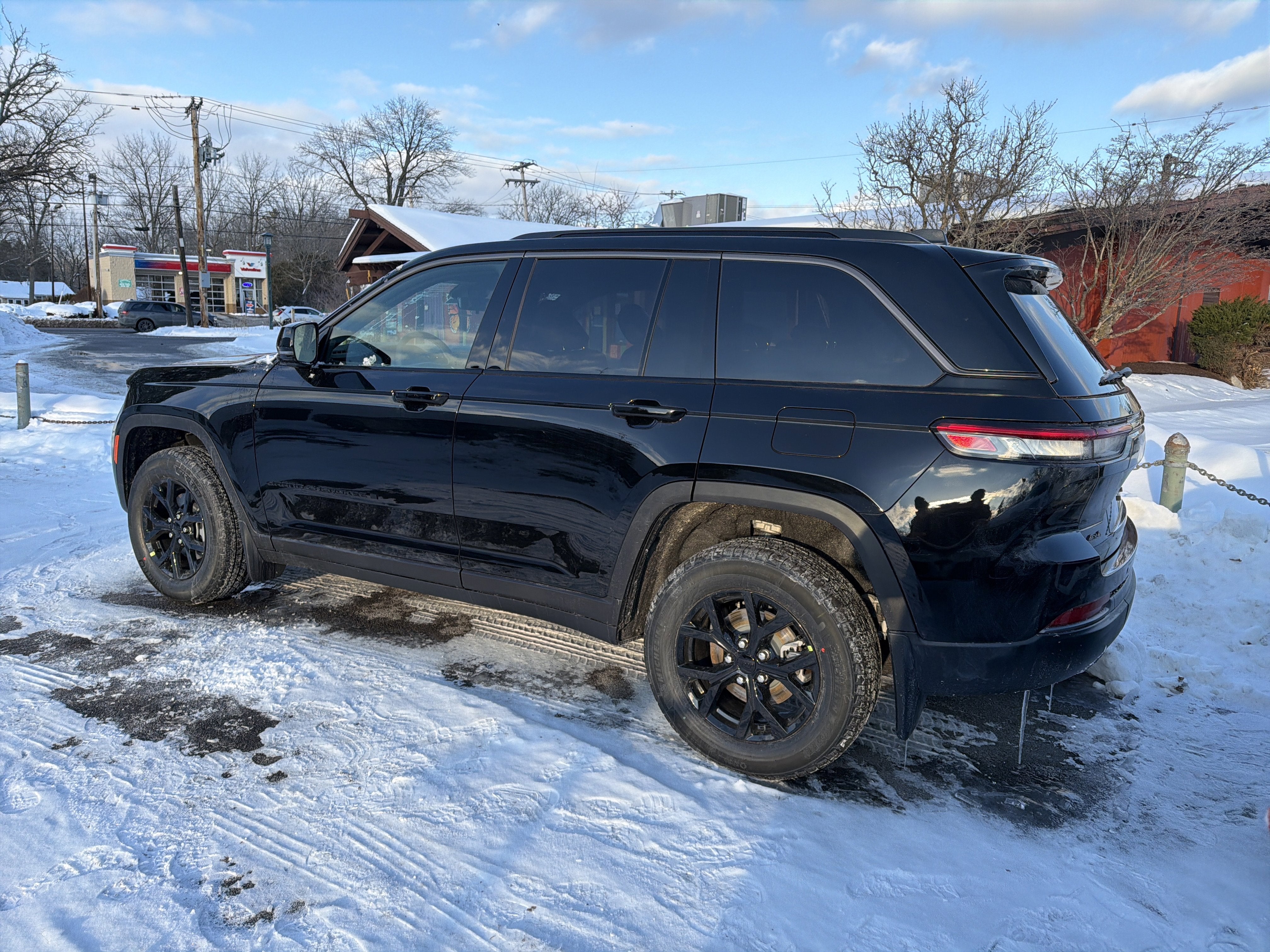 2026 Jeep Grand Cherokee Laredo Altitude