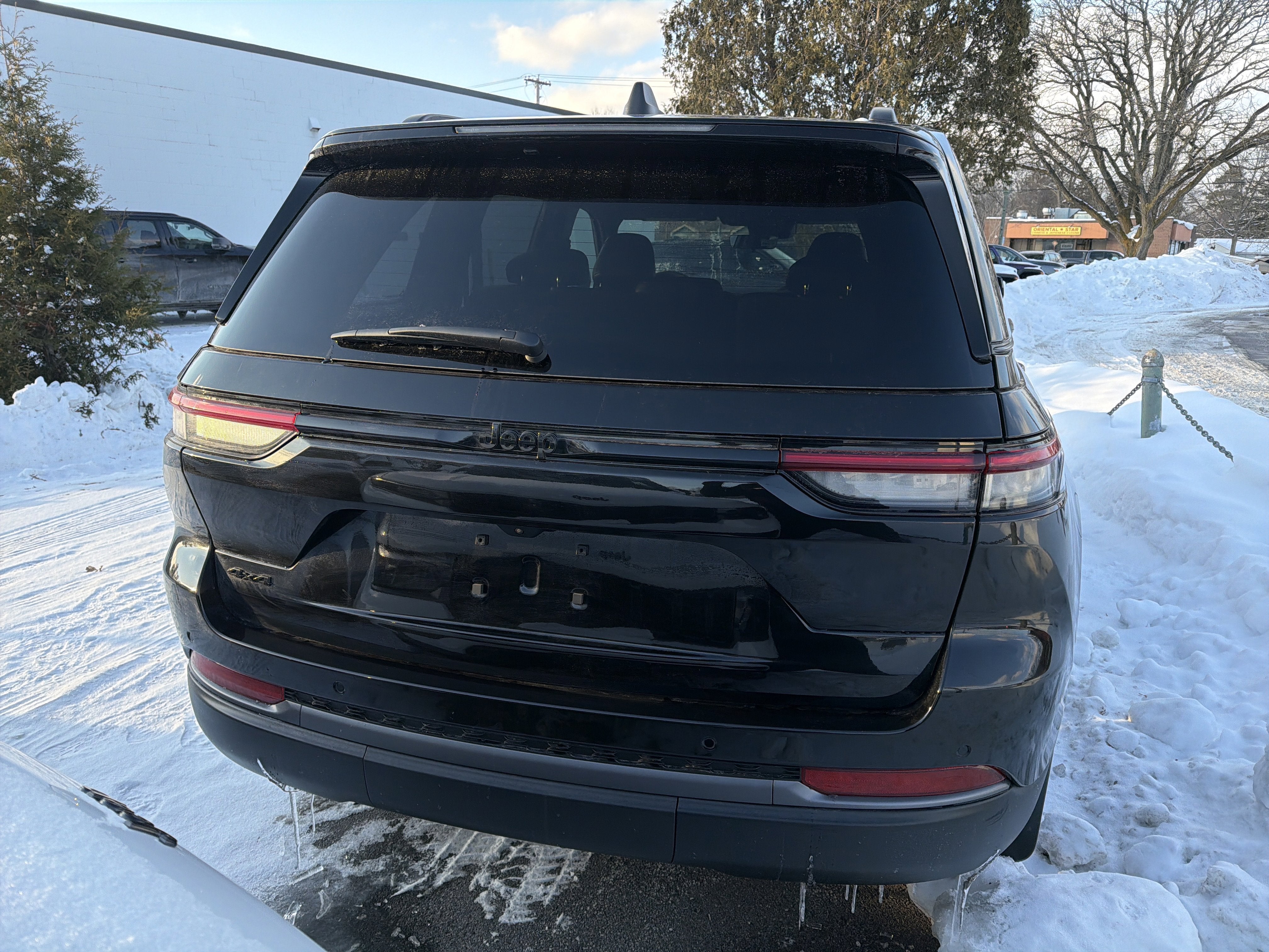 2026 Jeep Grand Cherokee Laredo Altitude