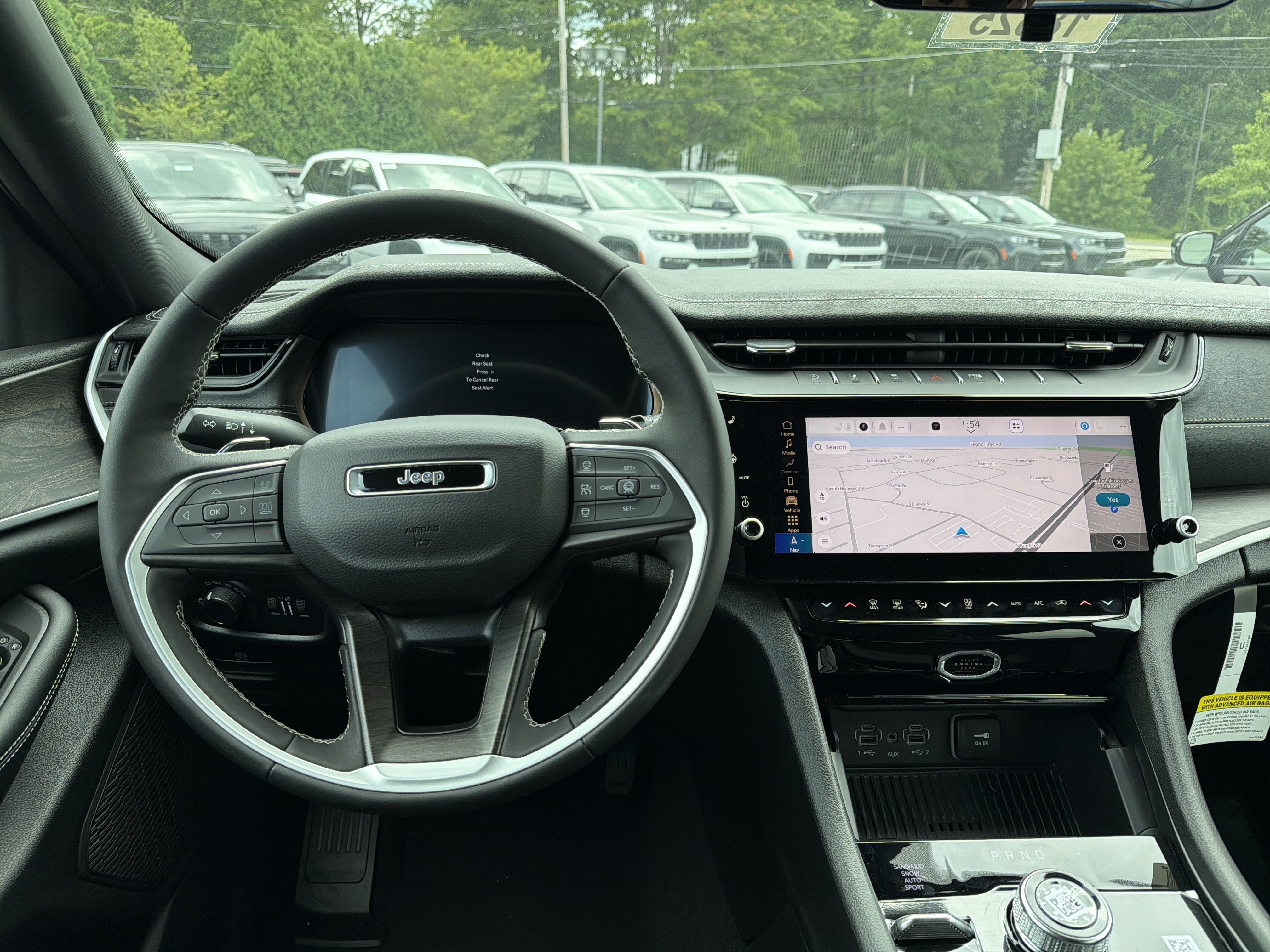 2026 Jeep Grand Cherokee Laredo Altitude
