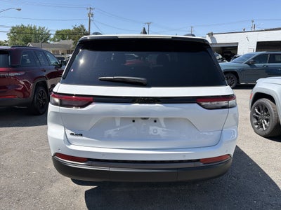 2026 Jeep Grand Cherokee Laredo Altitude