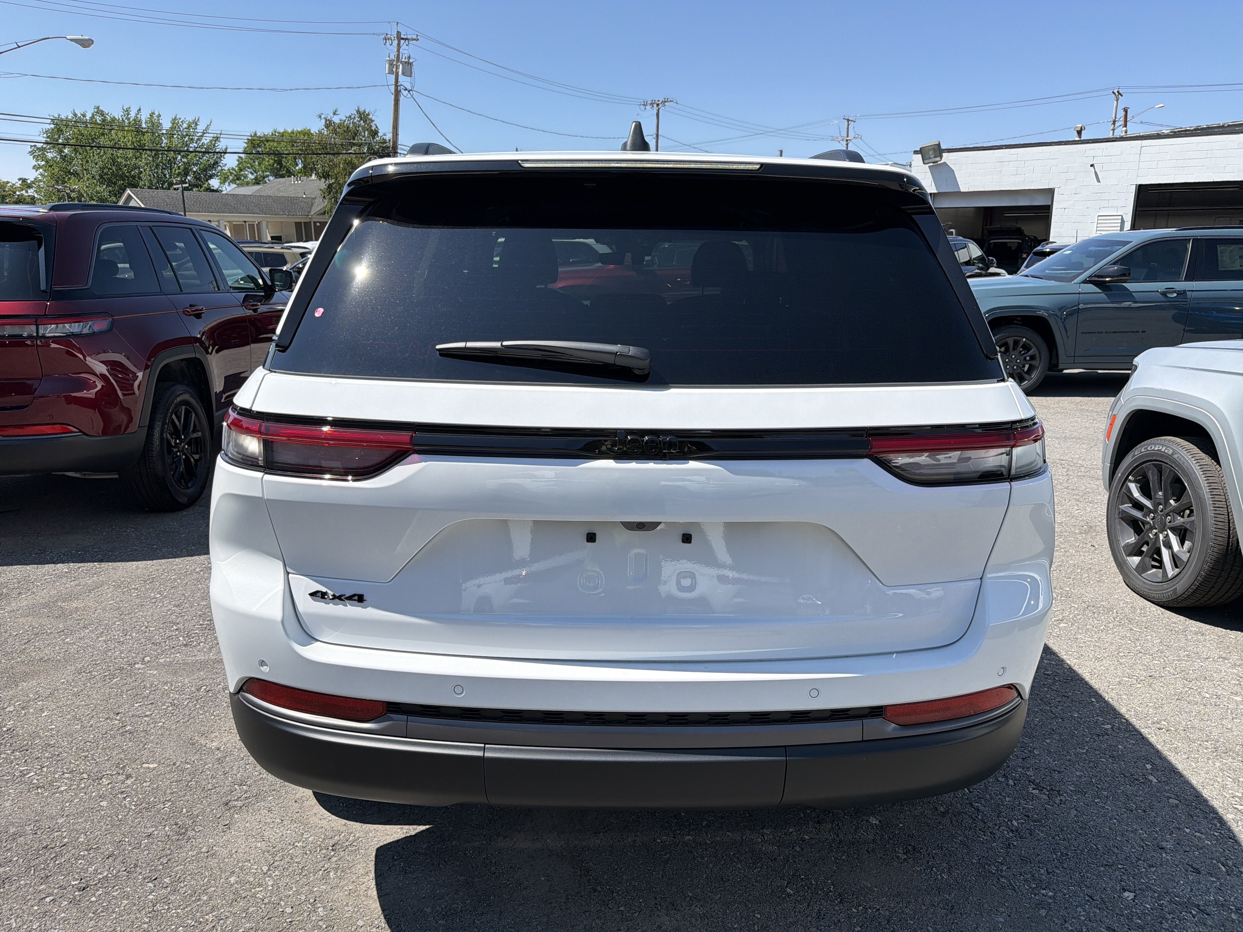 2026 Jeep Grand Cherokee Laredo Altitude