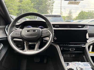 2026 Jeep Grand Cherokee Laredo Altitude