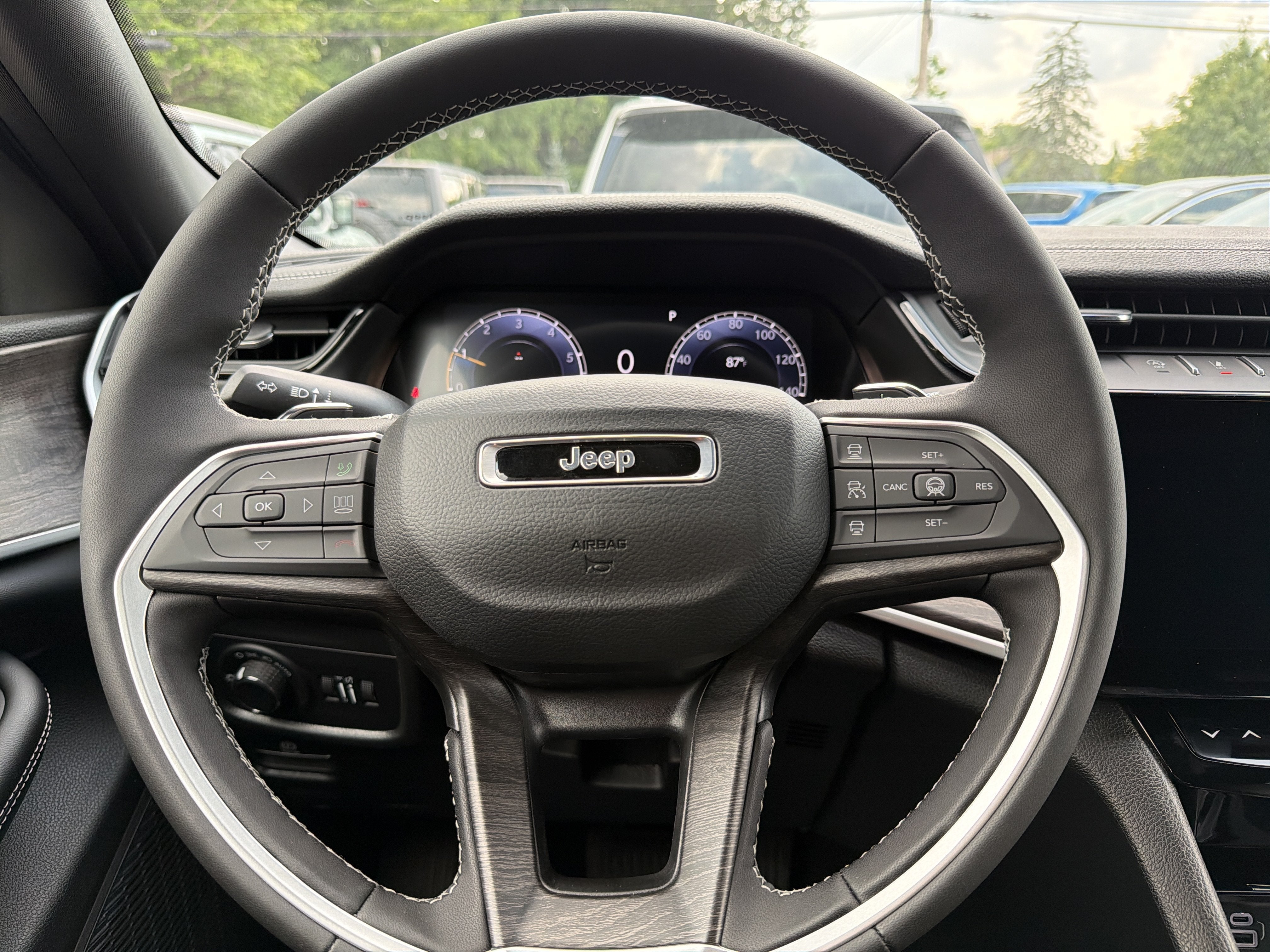 2026 Jeep Grand Cherokee Laredo Altitude