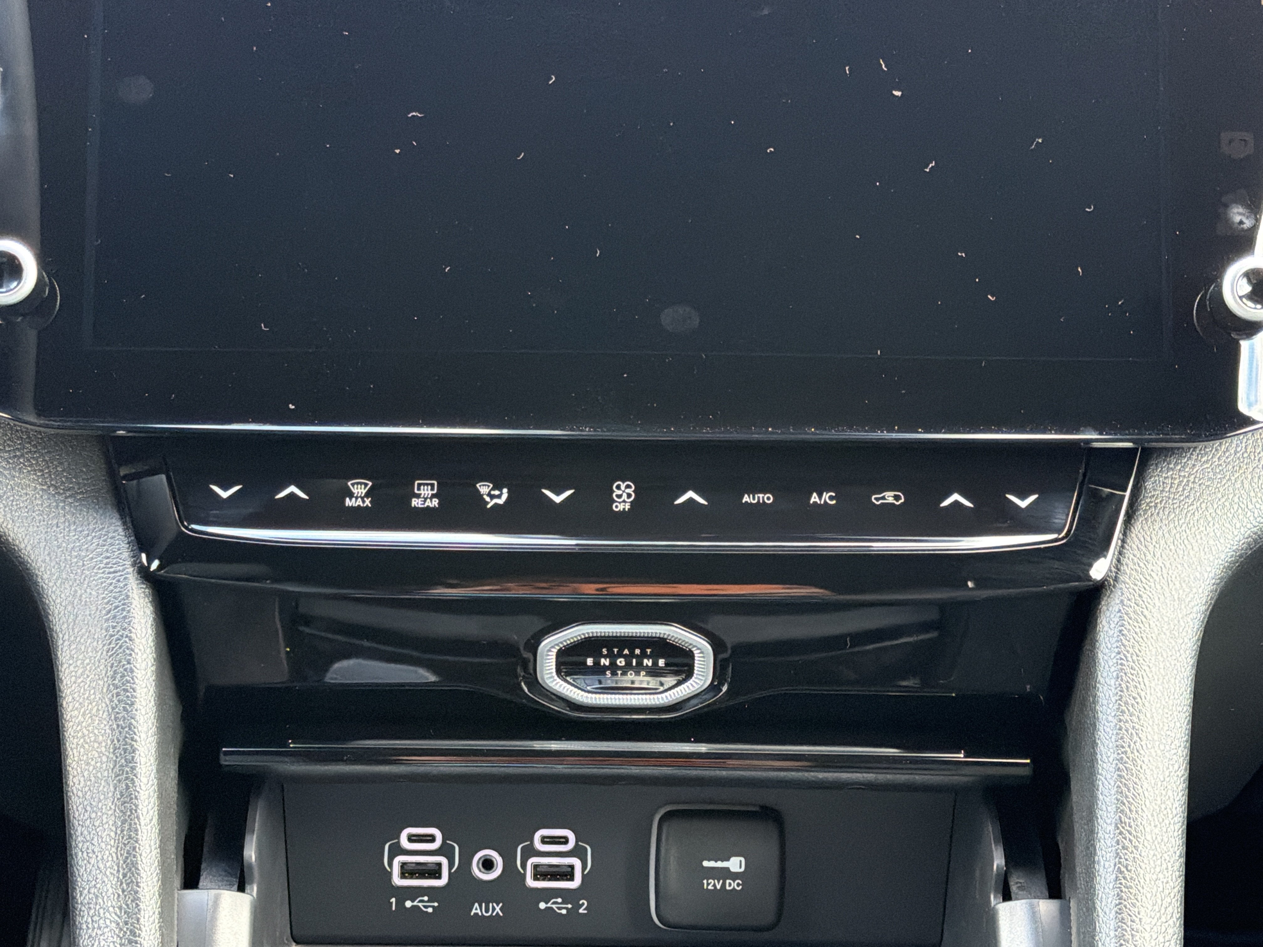 2027 Jeep Grand Cherokee Laredo Altitude