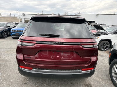 2026 Jeep Grand Cherokee Laredo Altitude