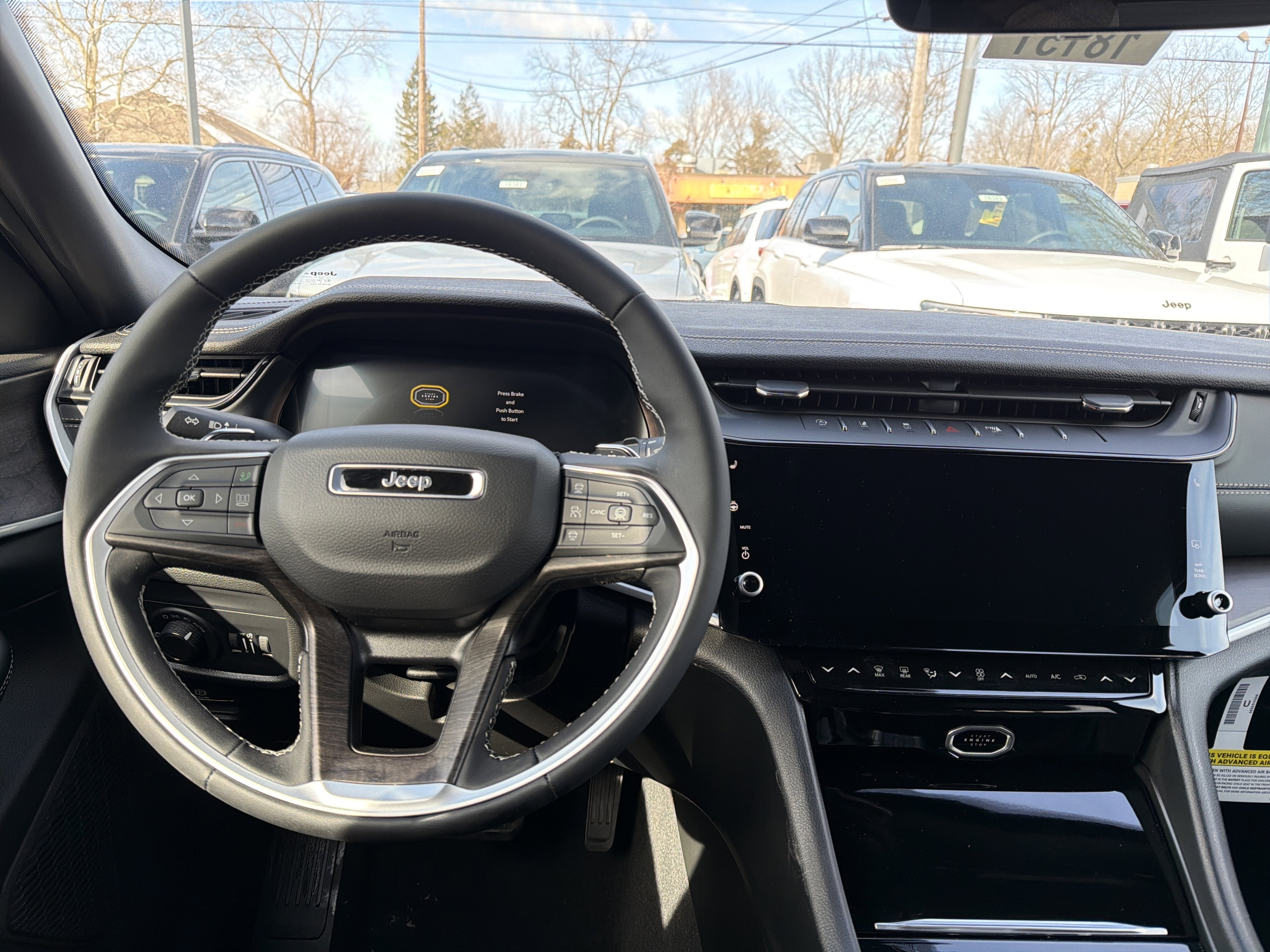 2026 Jeep Grand Cherokee Laredo Altitude