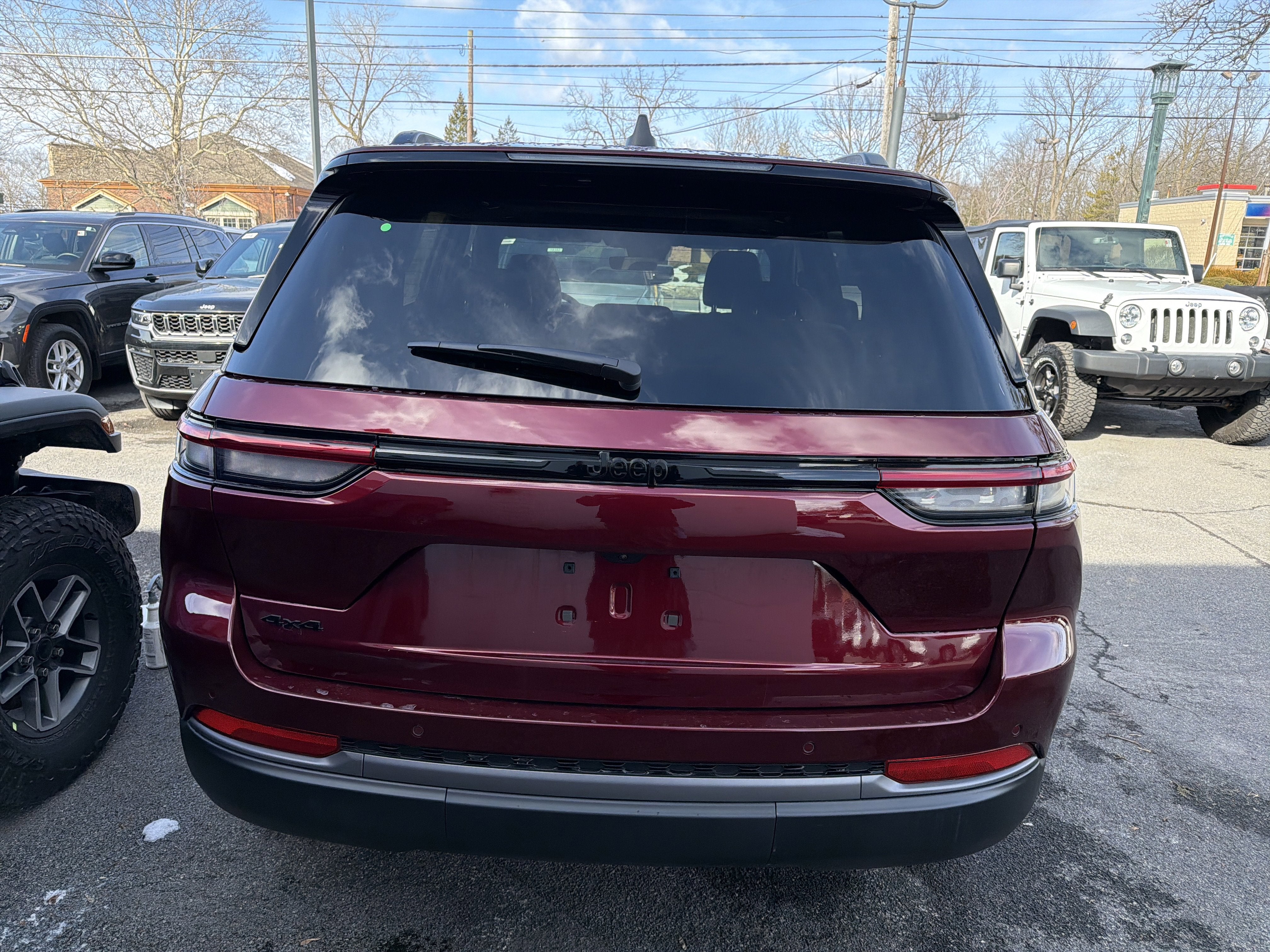 2026 Jeep Grand Cherokee Laredo Altitude