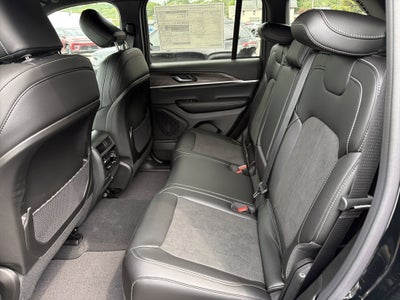 2026 Jeep Grand Cherokee Laredo Altitude