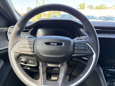 2027 Jeep Grand Cherokee Laredo Altitude