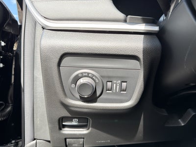 2027 Jeep Grand Cherokee Laredo Altitude