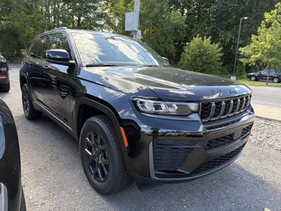 2027 Jeep Grand Cherokee Laredo Altitude