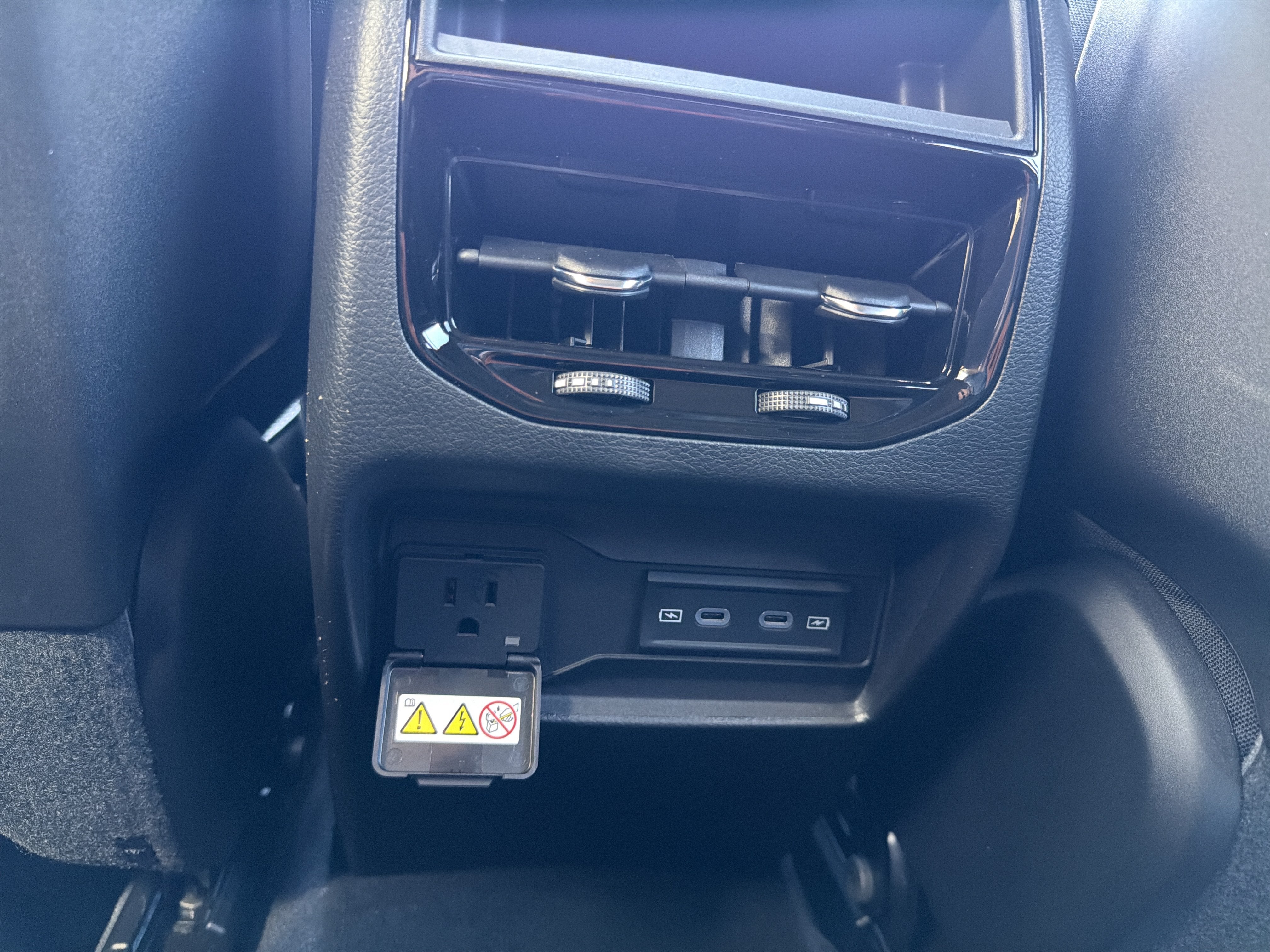 2027 Jeep Grand Cherokee Laredo Altitude