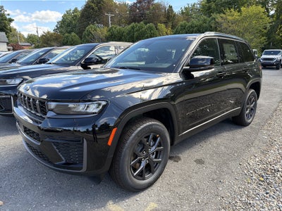 2027 Jeep Grand Cherokee Laredo Altitude