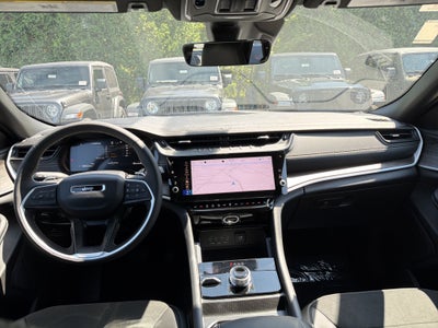 2026 Jeep Grand Cherokee Laredo Altitude