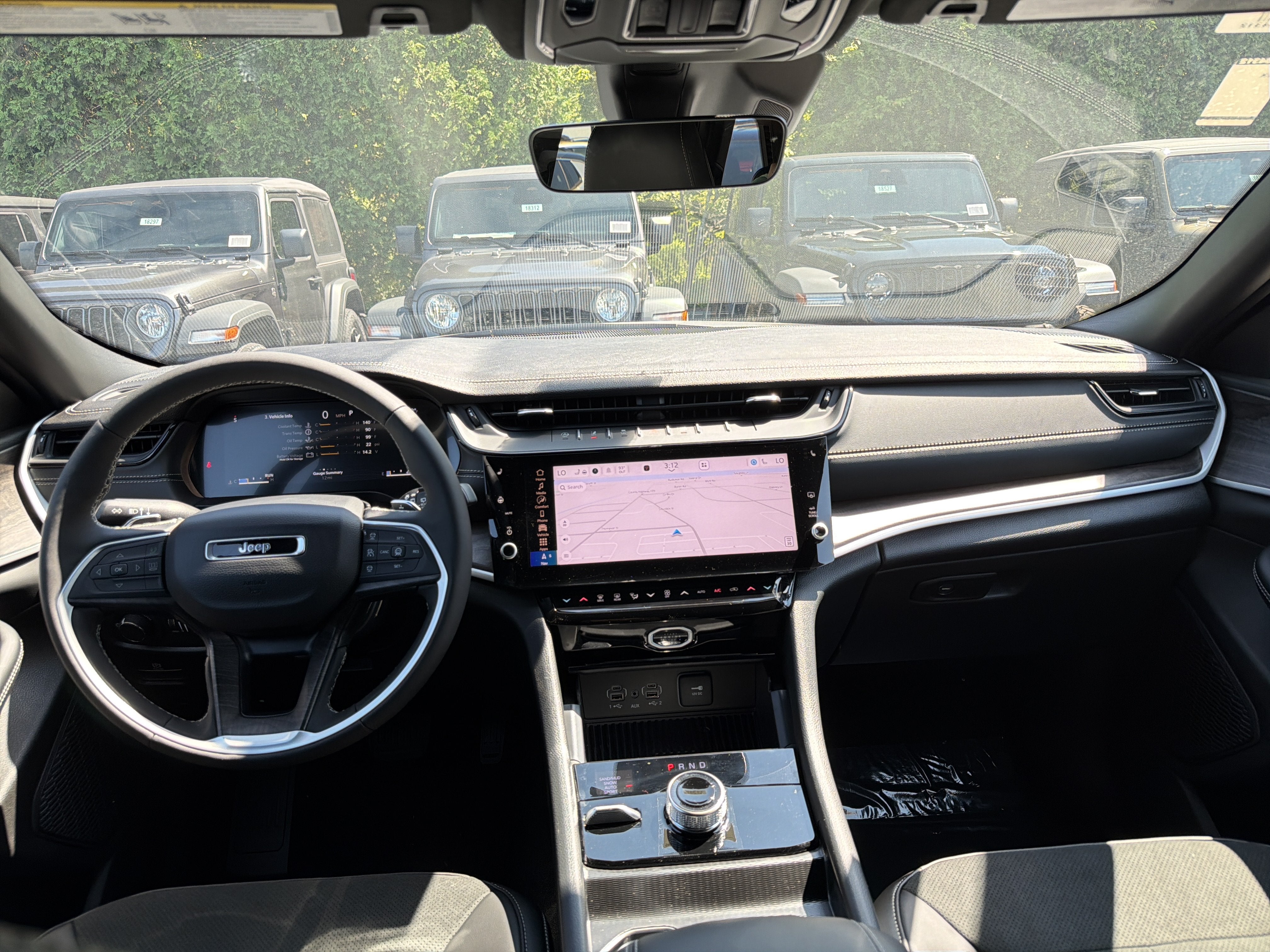 2026 Jeep Grand Cherokee Laredo Altitude