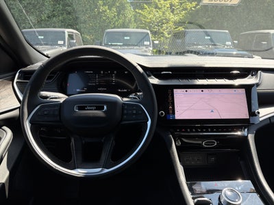 2026 Jeep Grand Cherokee Laredo Altitude