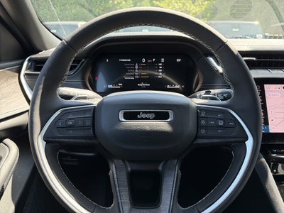 2026 Jeep Grand Cherokee Laredo Altitude