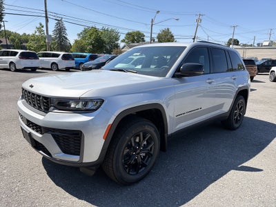 2026 Jeep Grand Cherokee Laredo Altitude