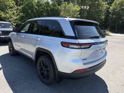 2026 Jeep Grand Cherokee Laredo Altitude