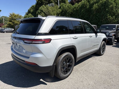 2026 Jeep Grand Cherokee Laredo Altitude