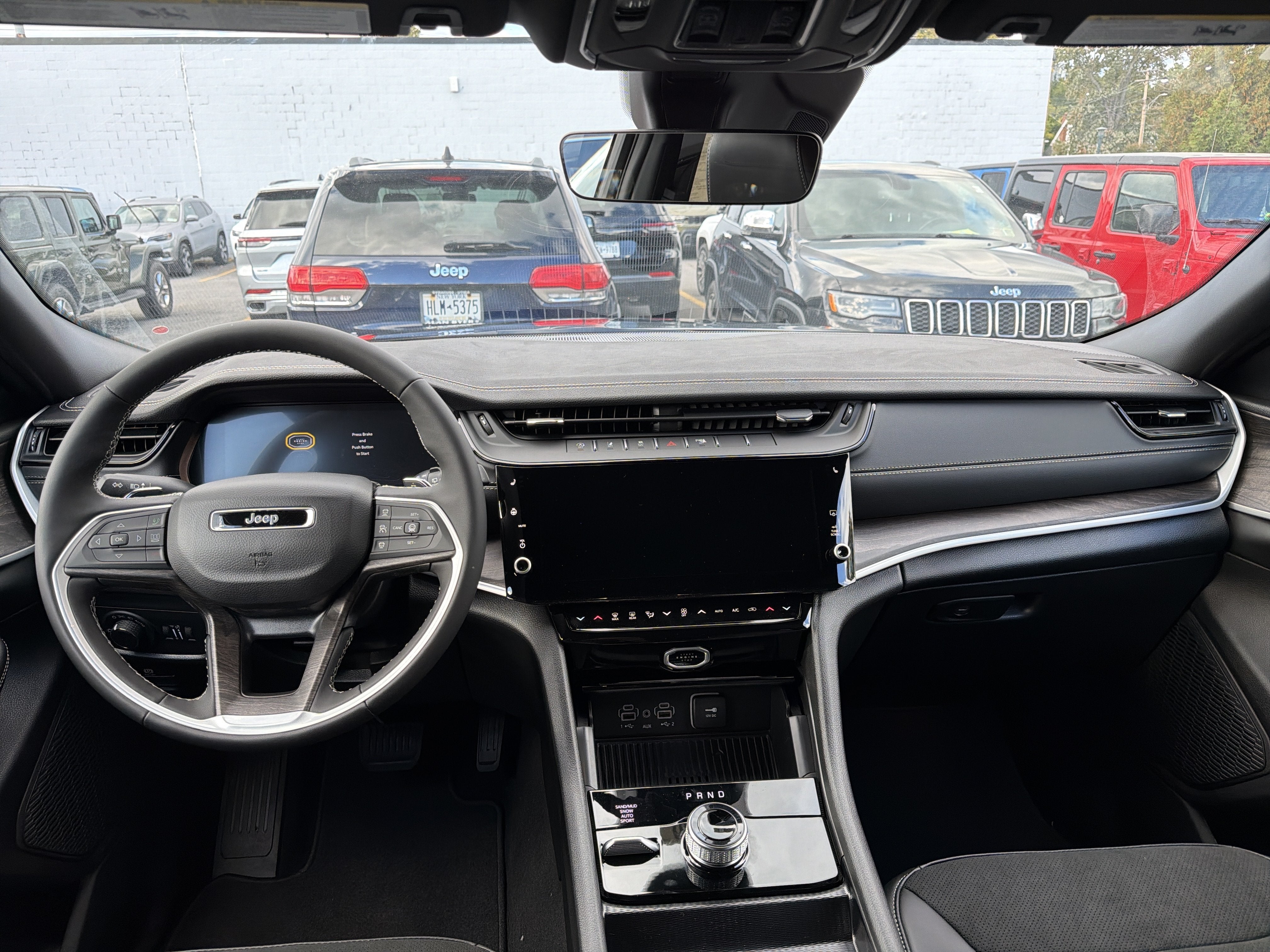2027 Jeep Grand Cherokee Laredo Altitude