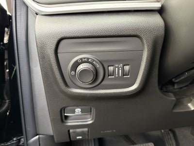2027 Jeep Grand Cherokee Laredo Altitude
