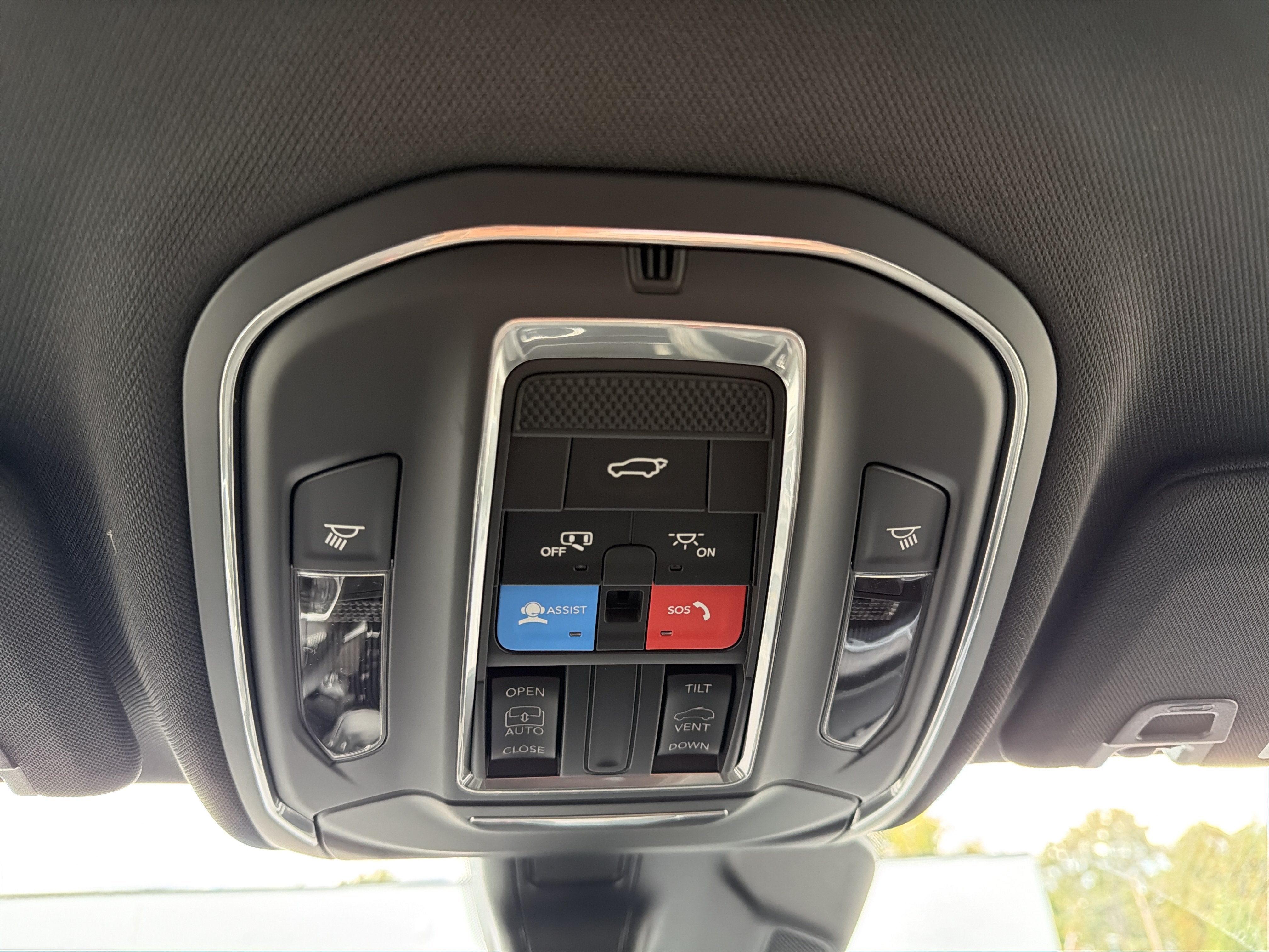 2027 Jeep Grand Cherokee Laredo Altitude