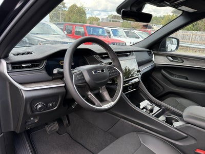 2027 Jeep Grand Cherokee Laredo Altitude
