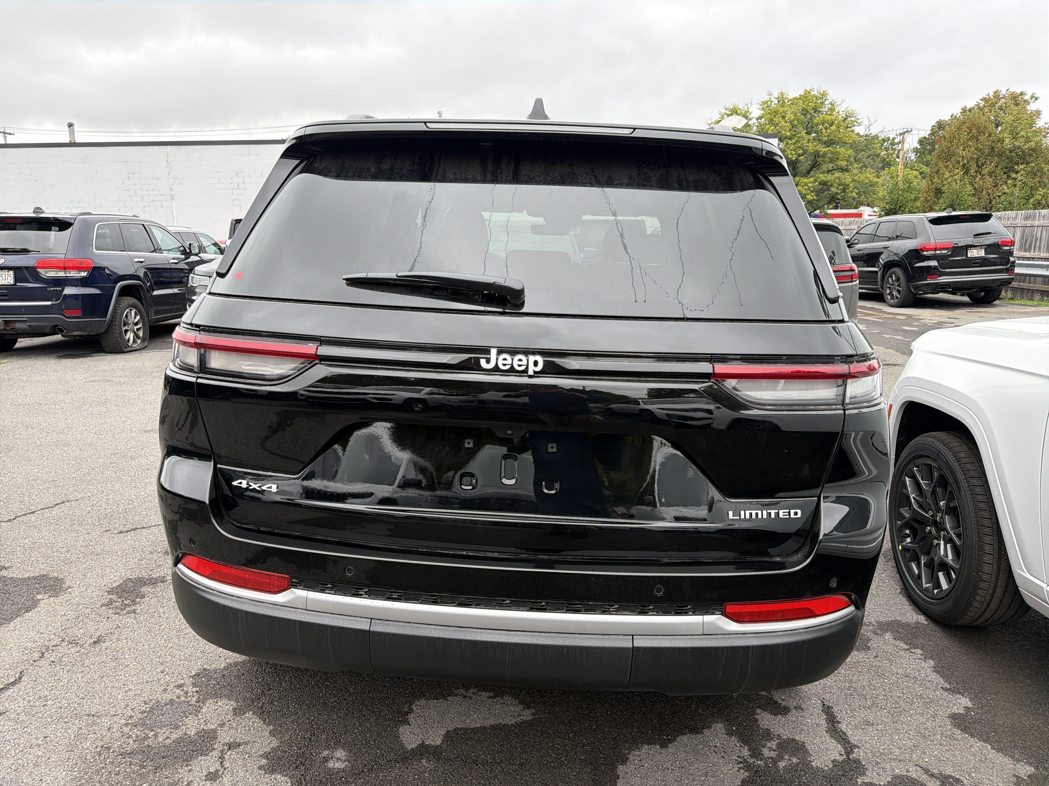 2027 Jeep Grand Cherokee Limited Reserve