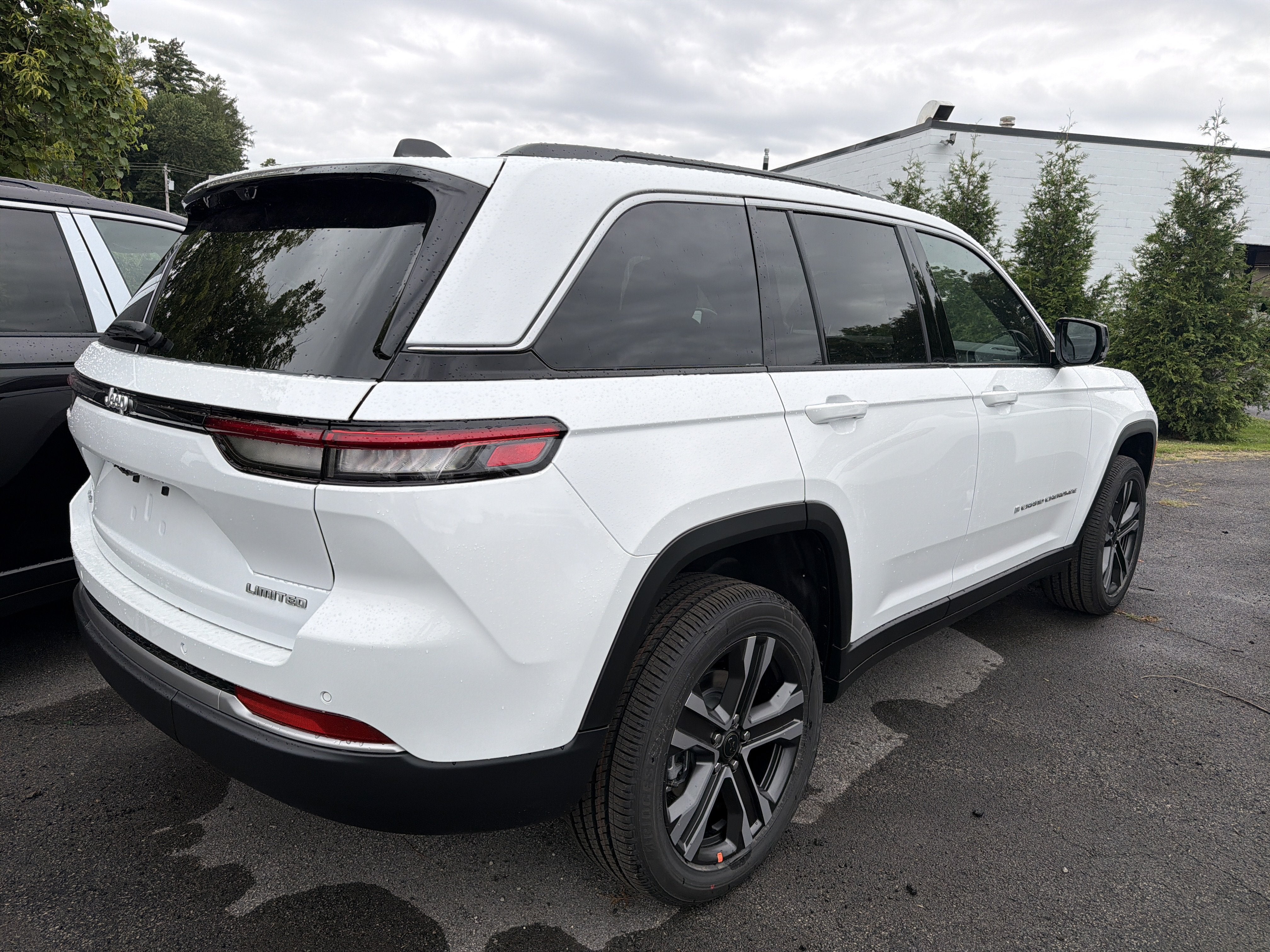 2027 Jeep Grand Cherokee Limited
