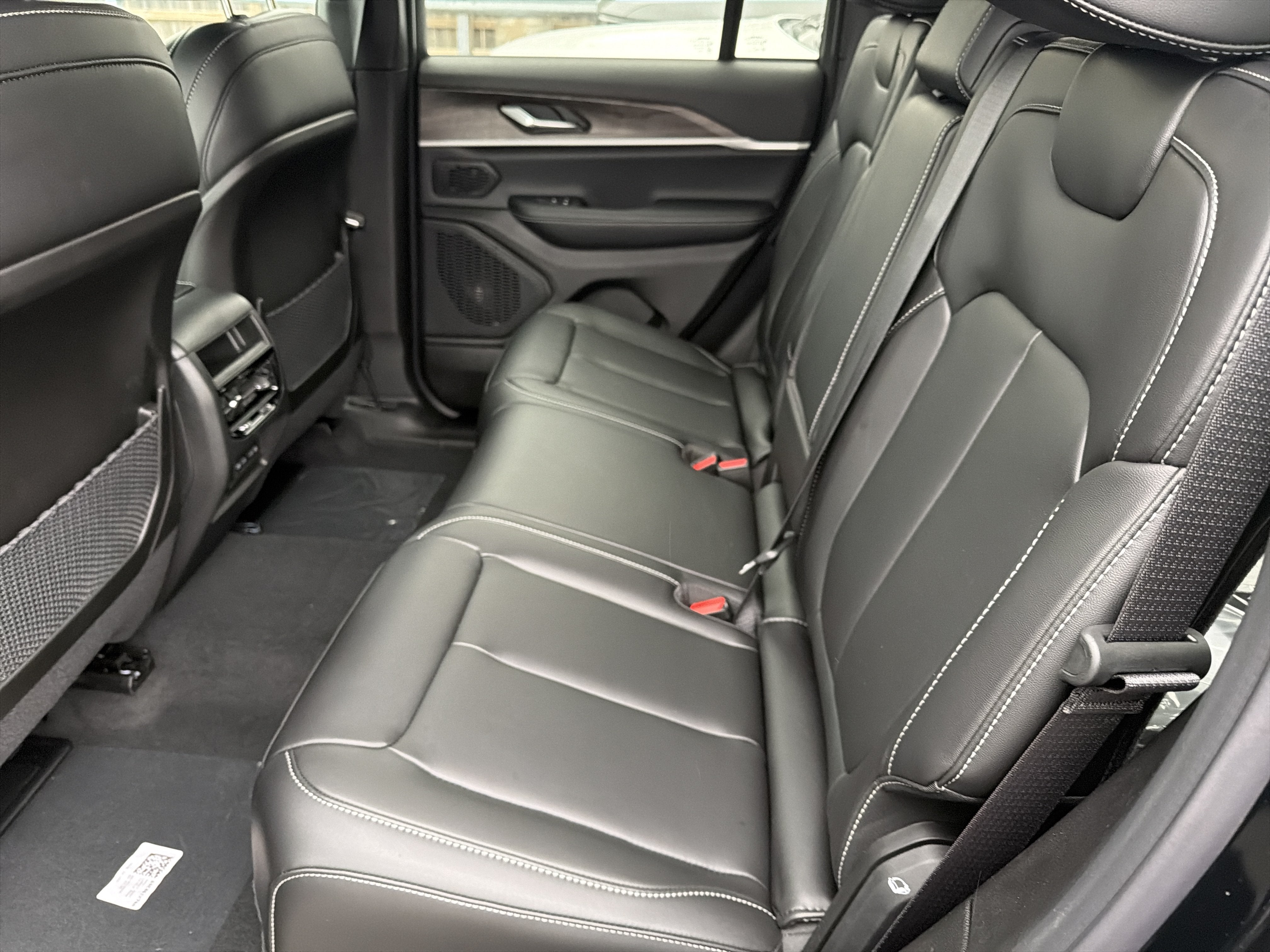 2027 Jeep Grand Cherokee Limited Reserve