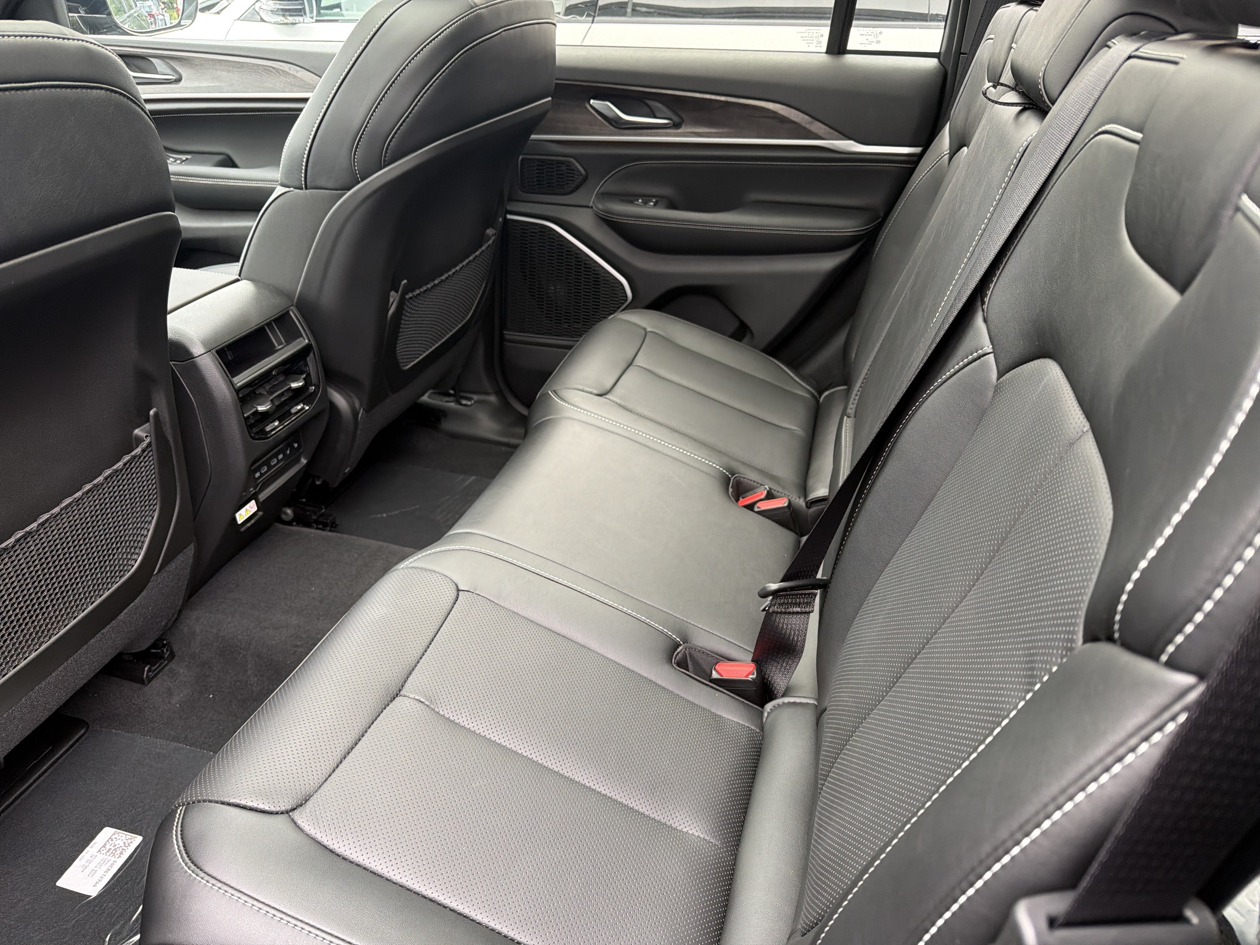 2027 Jeep Grand Cherokee Limited Reserve
