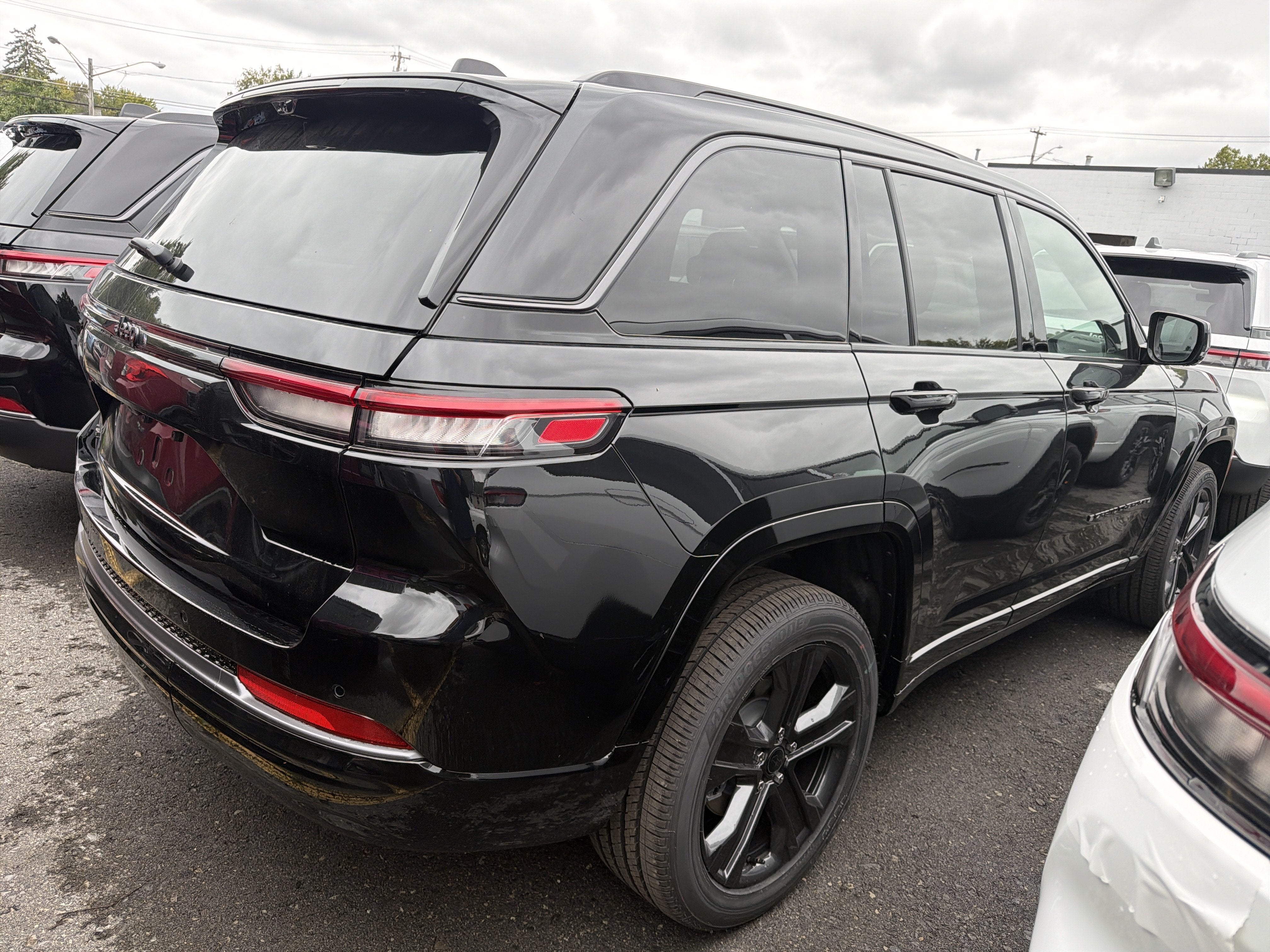 2027 Jeep Grand Cherokee Limited Reserve