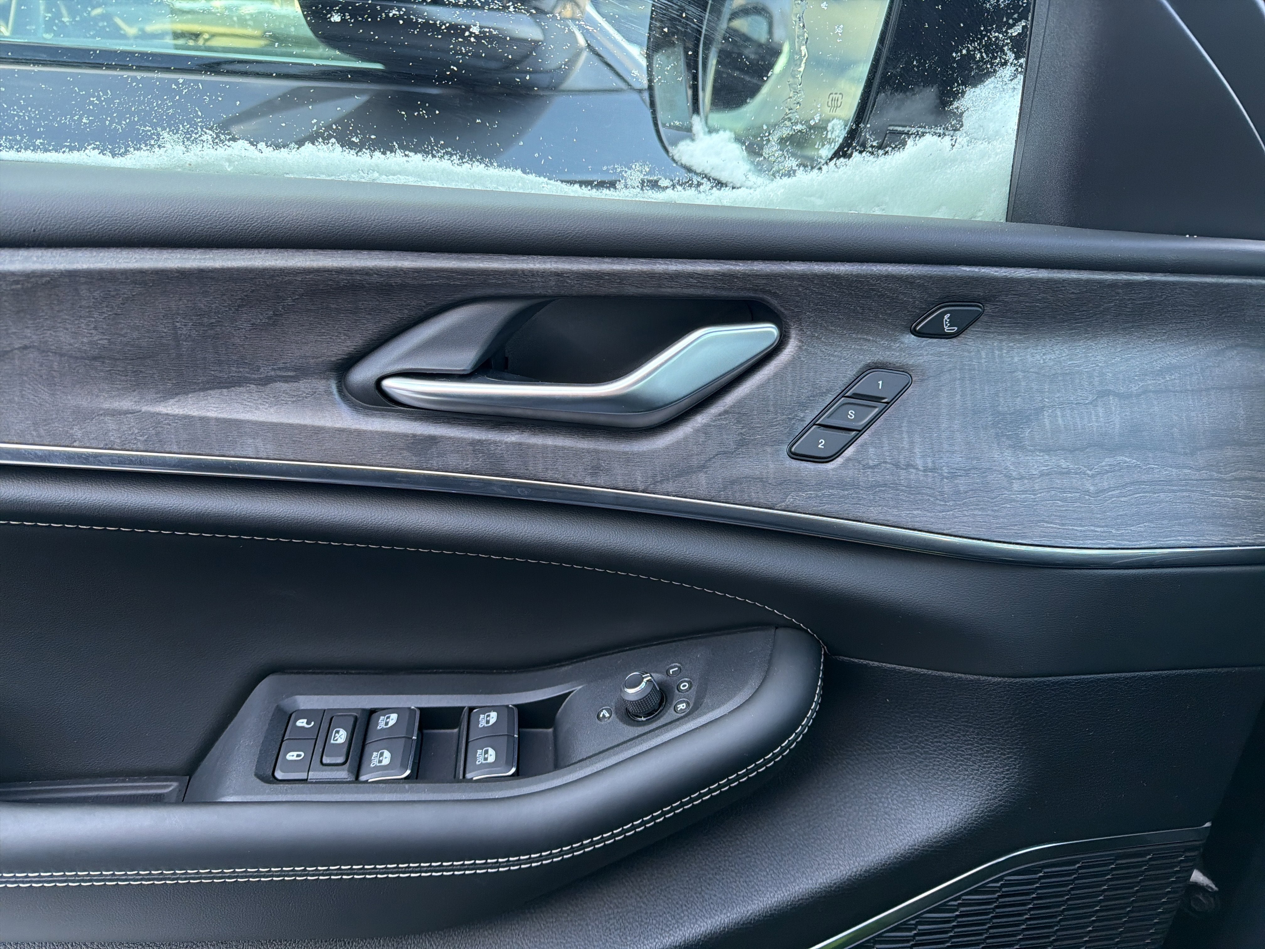 2025 Jeep Grand Cherokee Overland