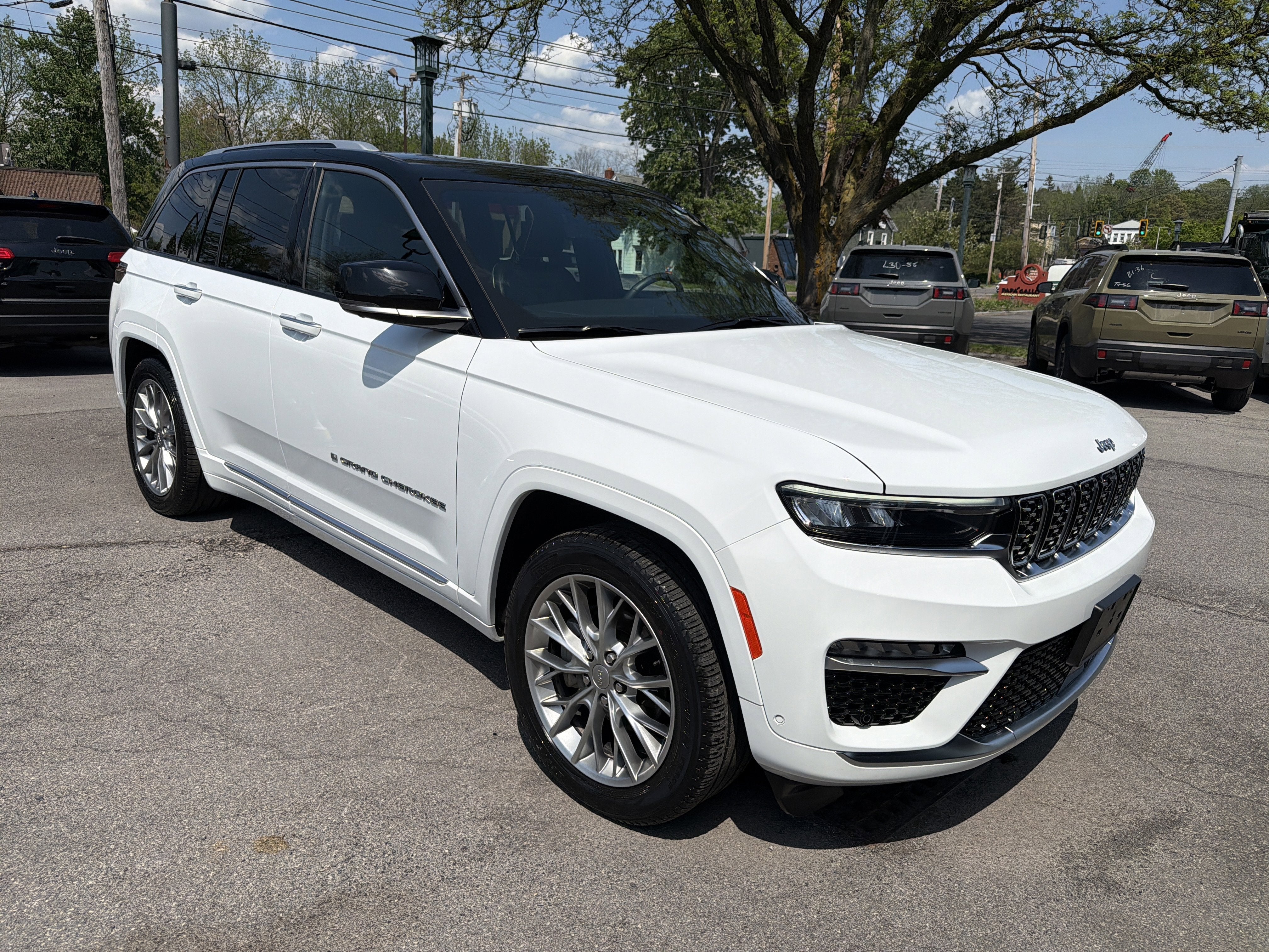 2023 Jeep Grand Cherokee Summit