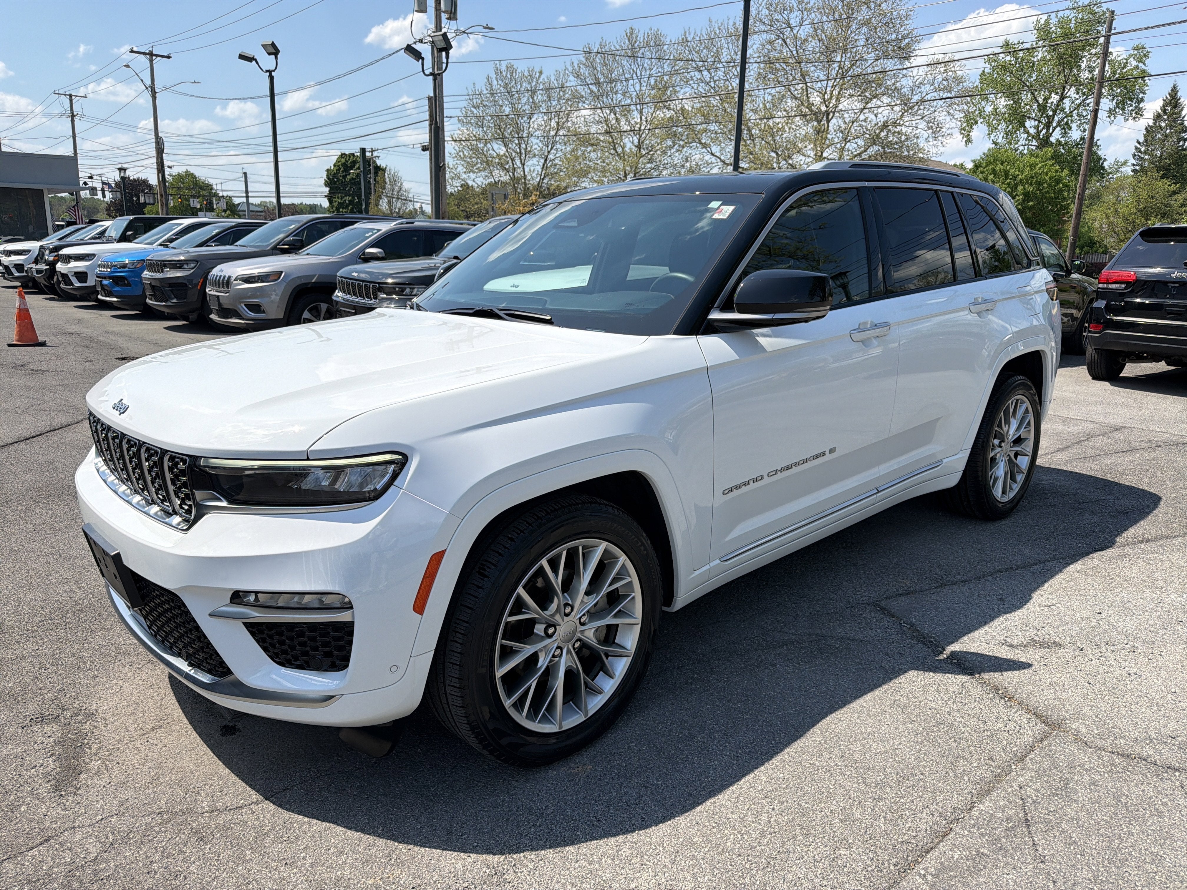 2023 Jeep Grand Cherokee Summit