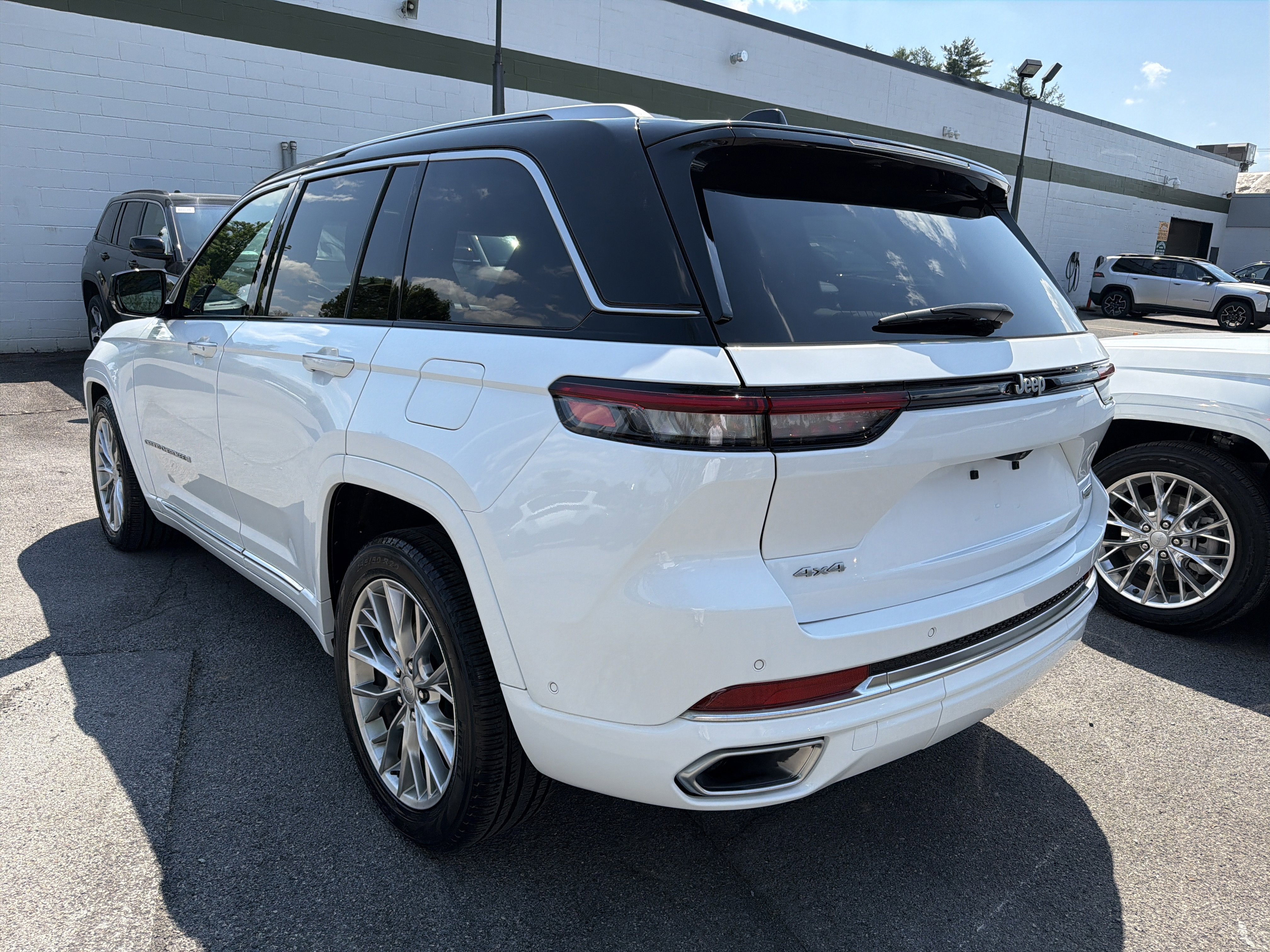 2023 Jeep Grand Cherokee Summit