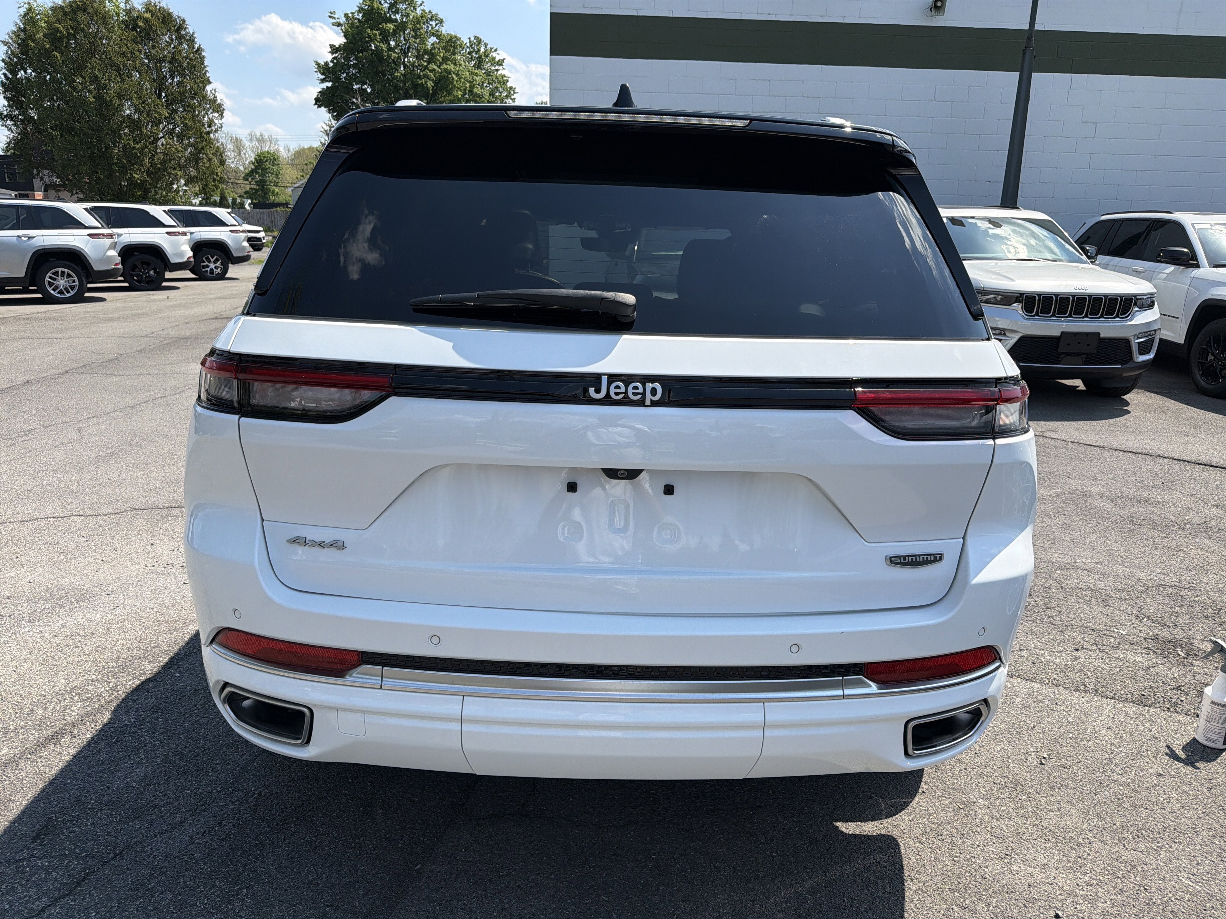 2023 Jeep Grand Cherokee Summit