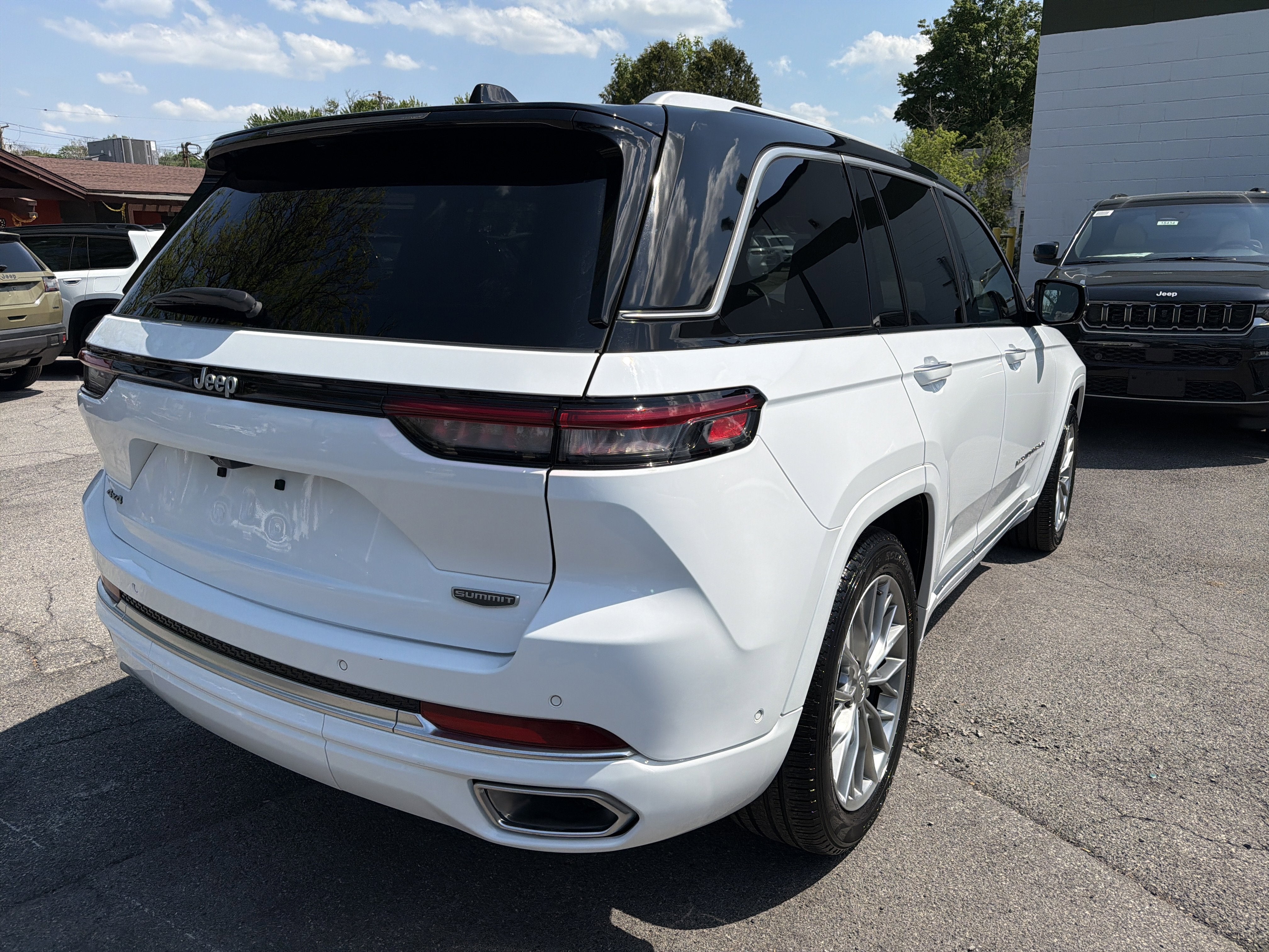 2023 Jeep Grand Cherokee Summit