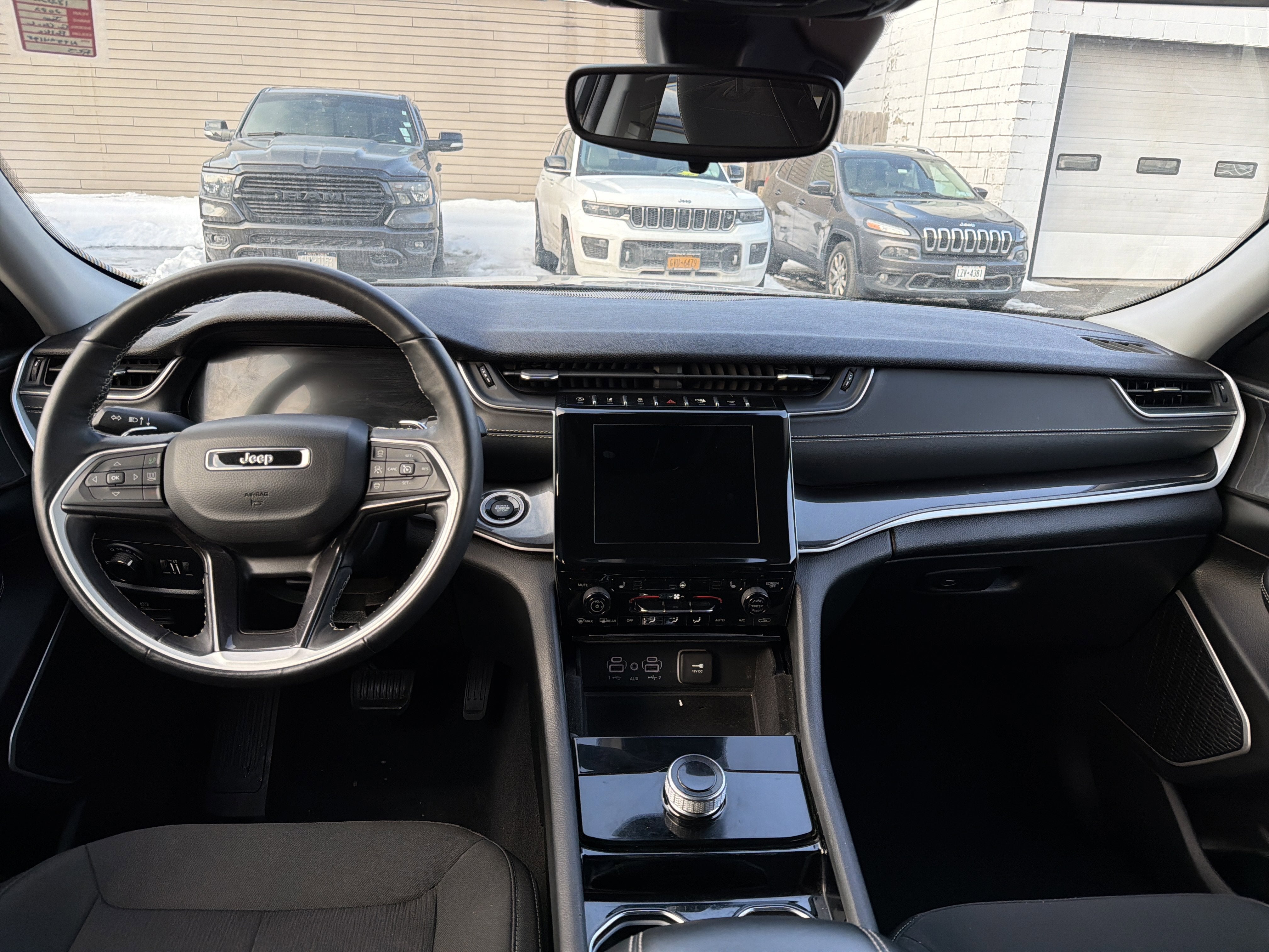 2022 Jeep Grand Cherokee L Laredo