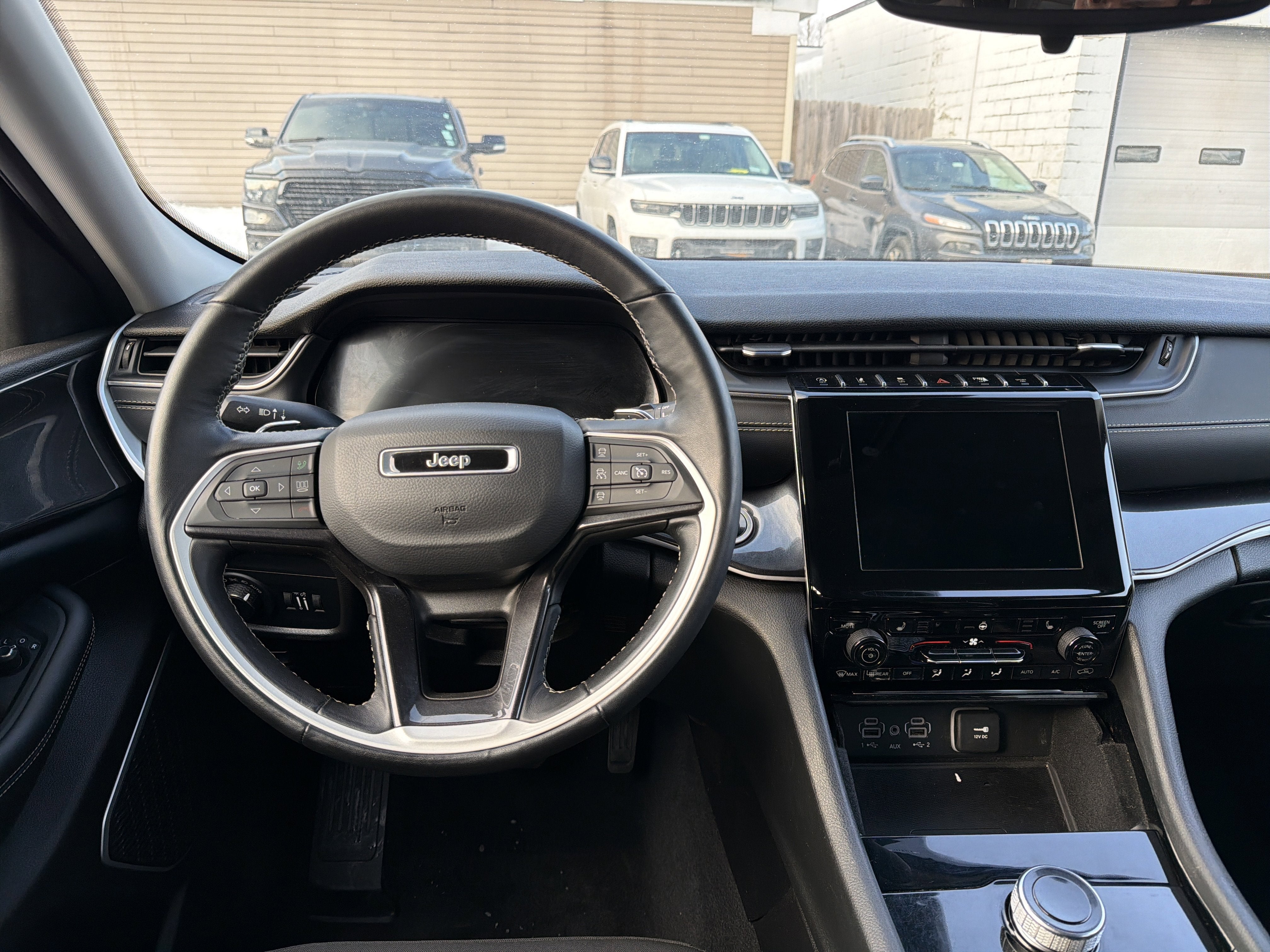 2022 Jeep Grand Cherokee L Laredo