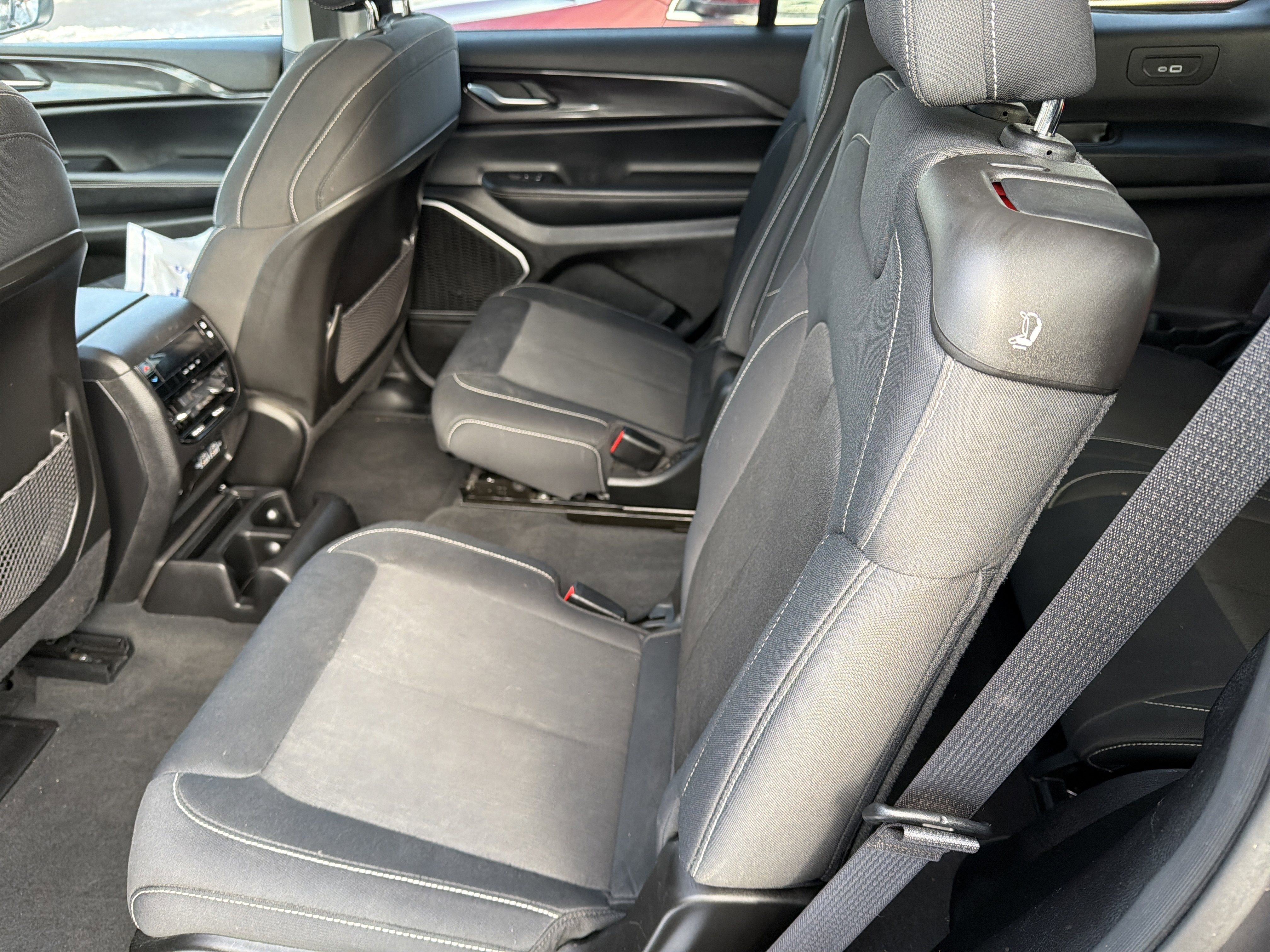 2022 Jeep Grand Cherokee L Laredo