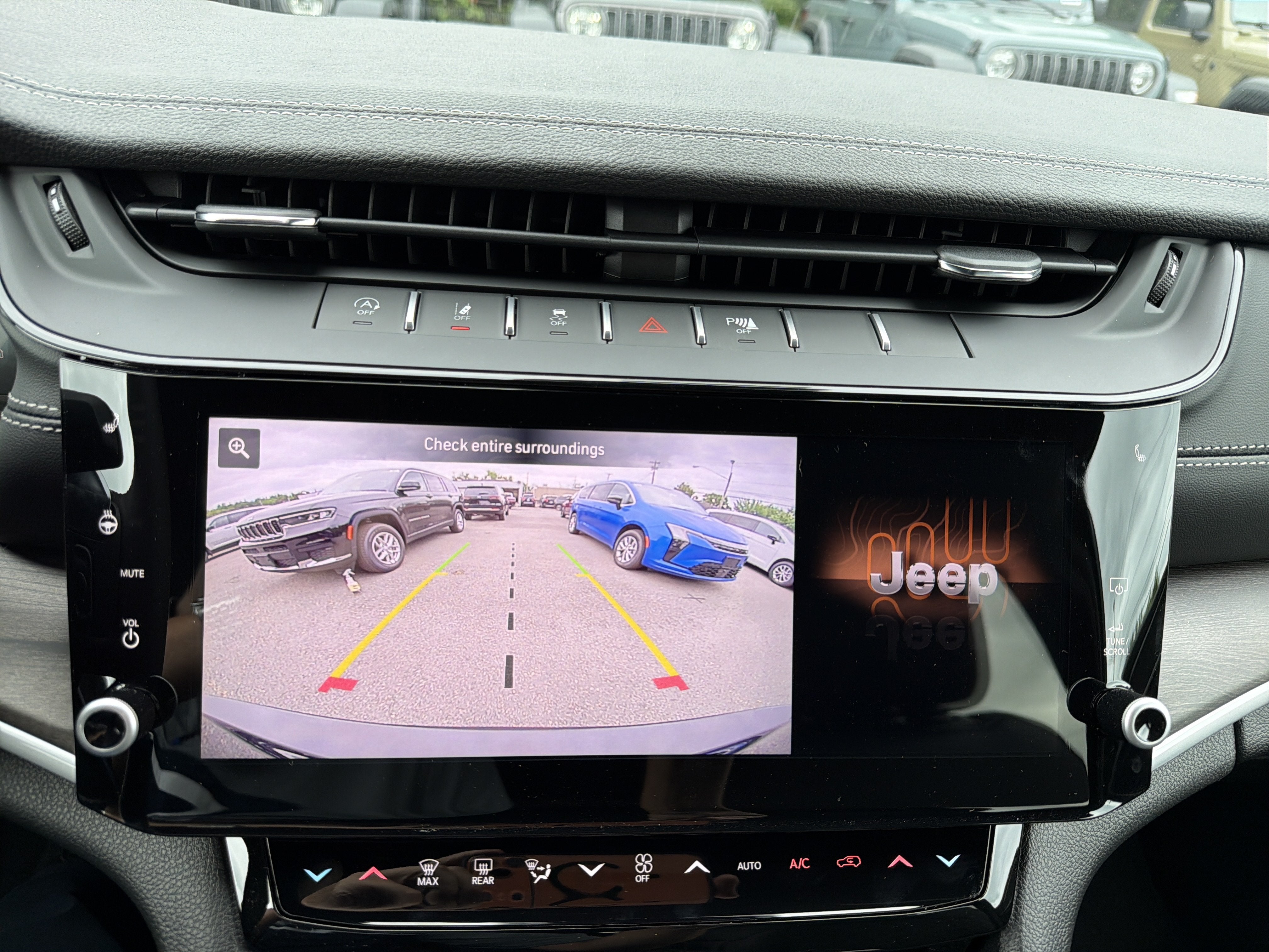 2026 Jeep Grand Cherokee L Laredo Altitude