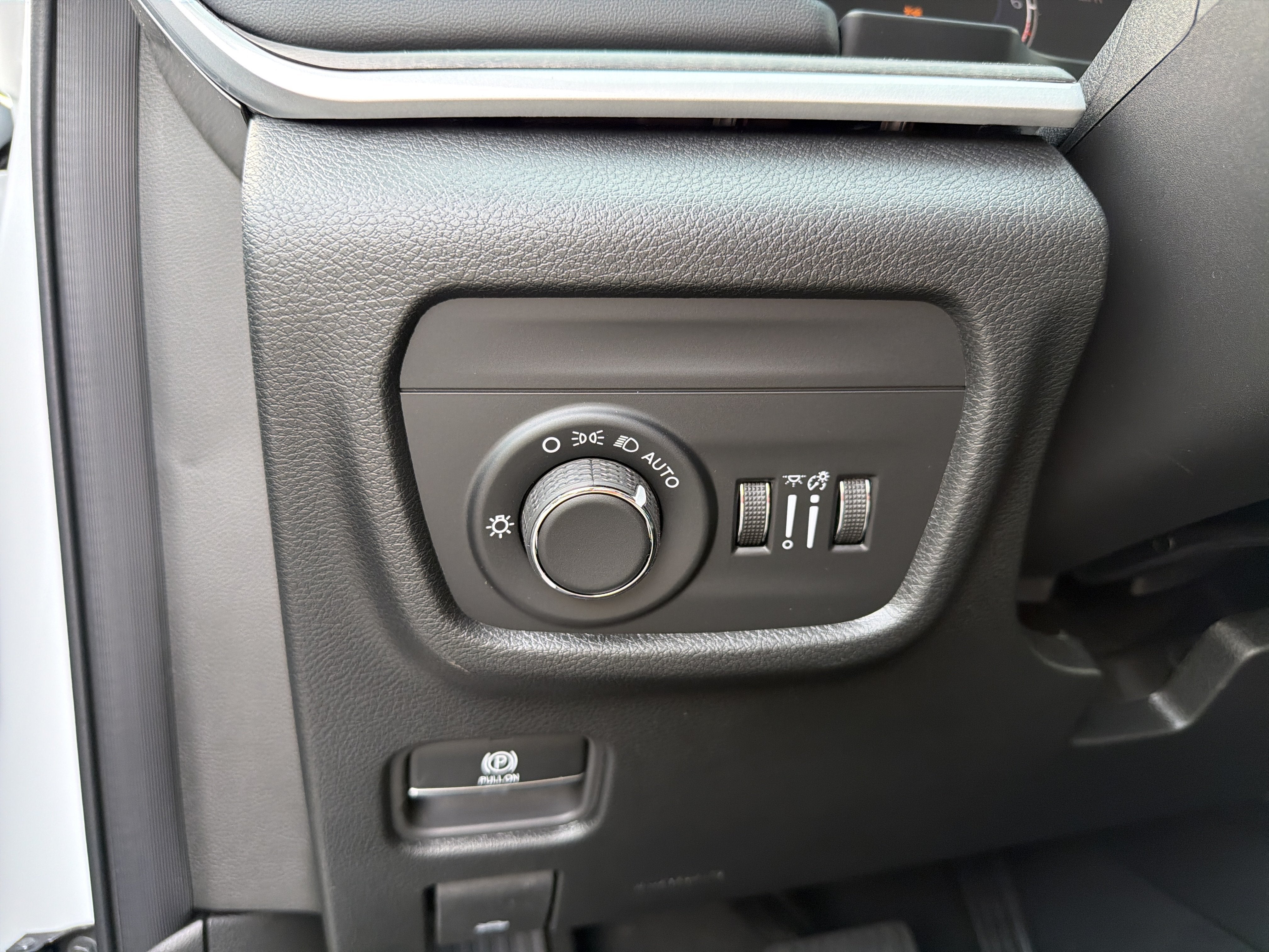2026 Jeep Grand Cherokee L Laredo Altitude